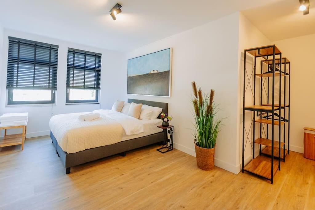 Brand New Bright & Luxurious In Amsterdam! *