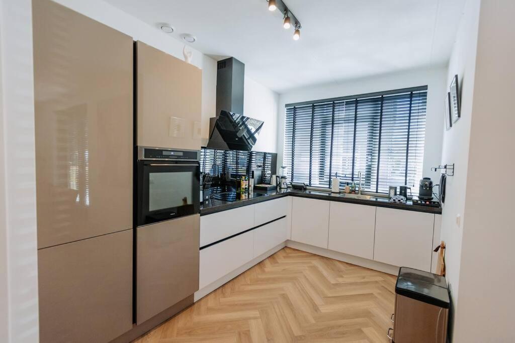 Brand New Bright & Luxurious In Amsterdam! * Amsterdam