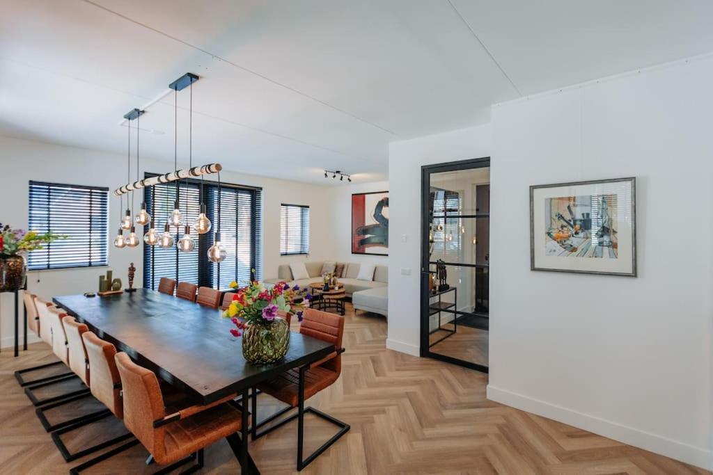 Brand New Bright & Luxurious In Amsterdam!