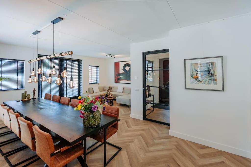 Brand New Bright & Luxurious In Amsterdam!