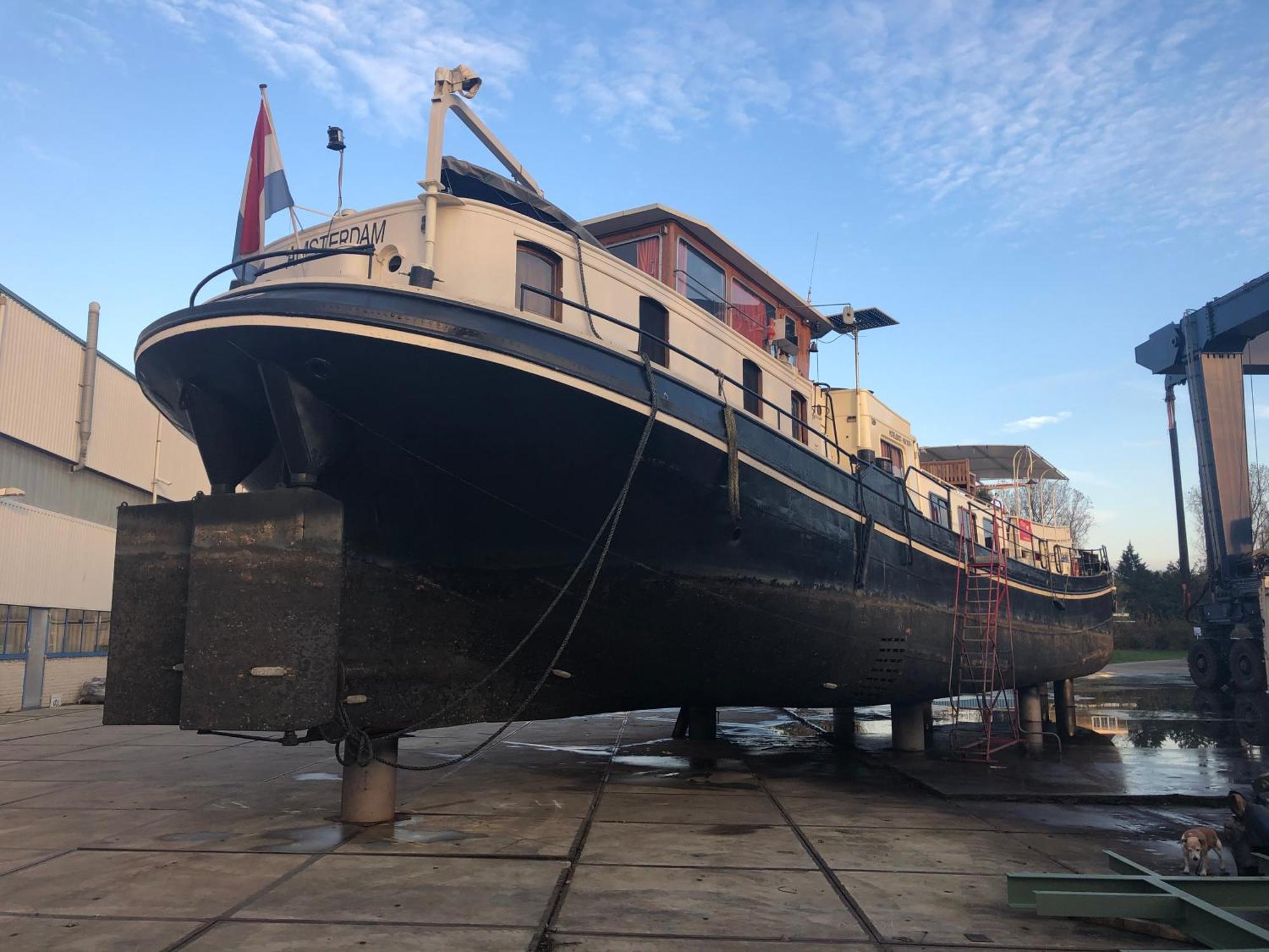 Hotelboot Zwaan * Amsterdam