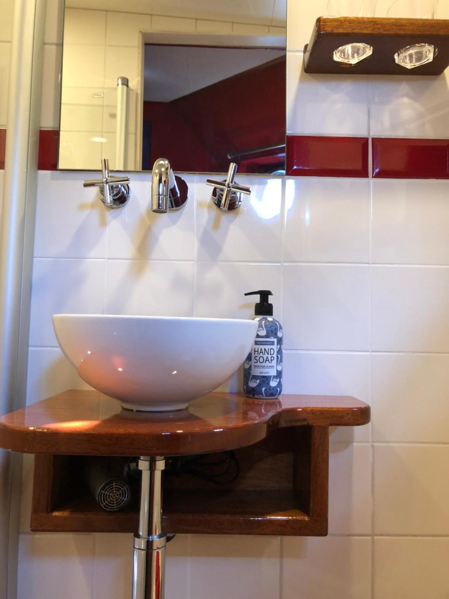 Hotelboot Zwaan Amsterdam