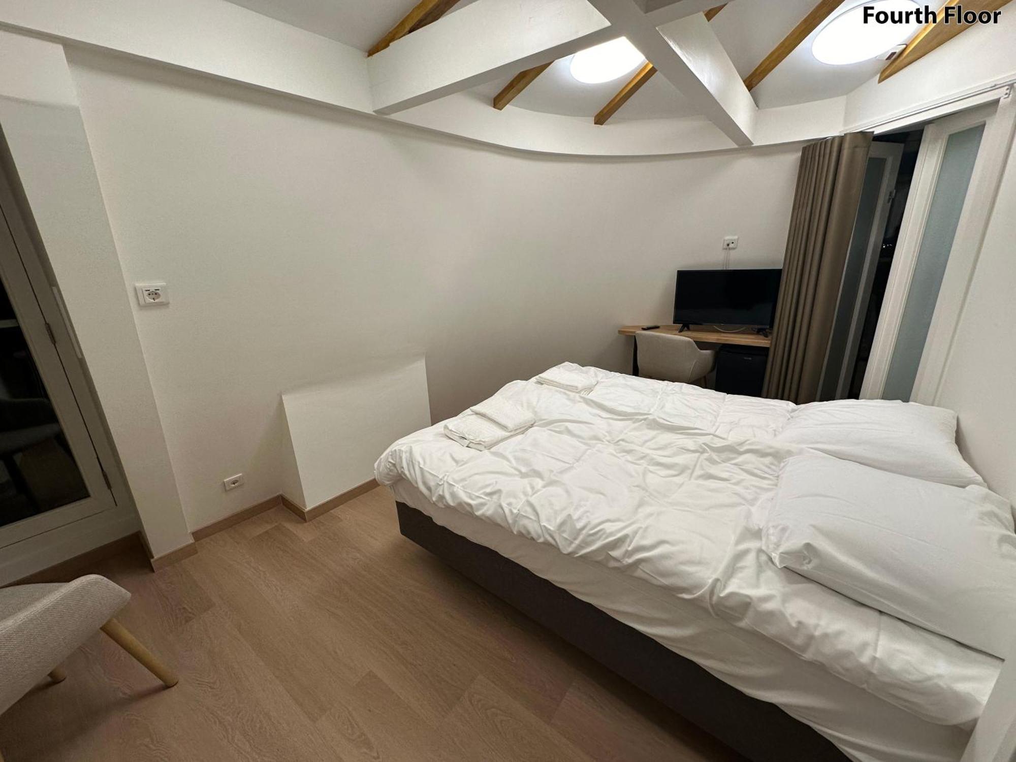 Voyagers Hotel