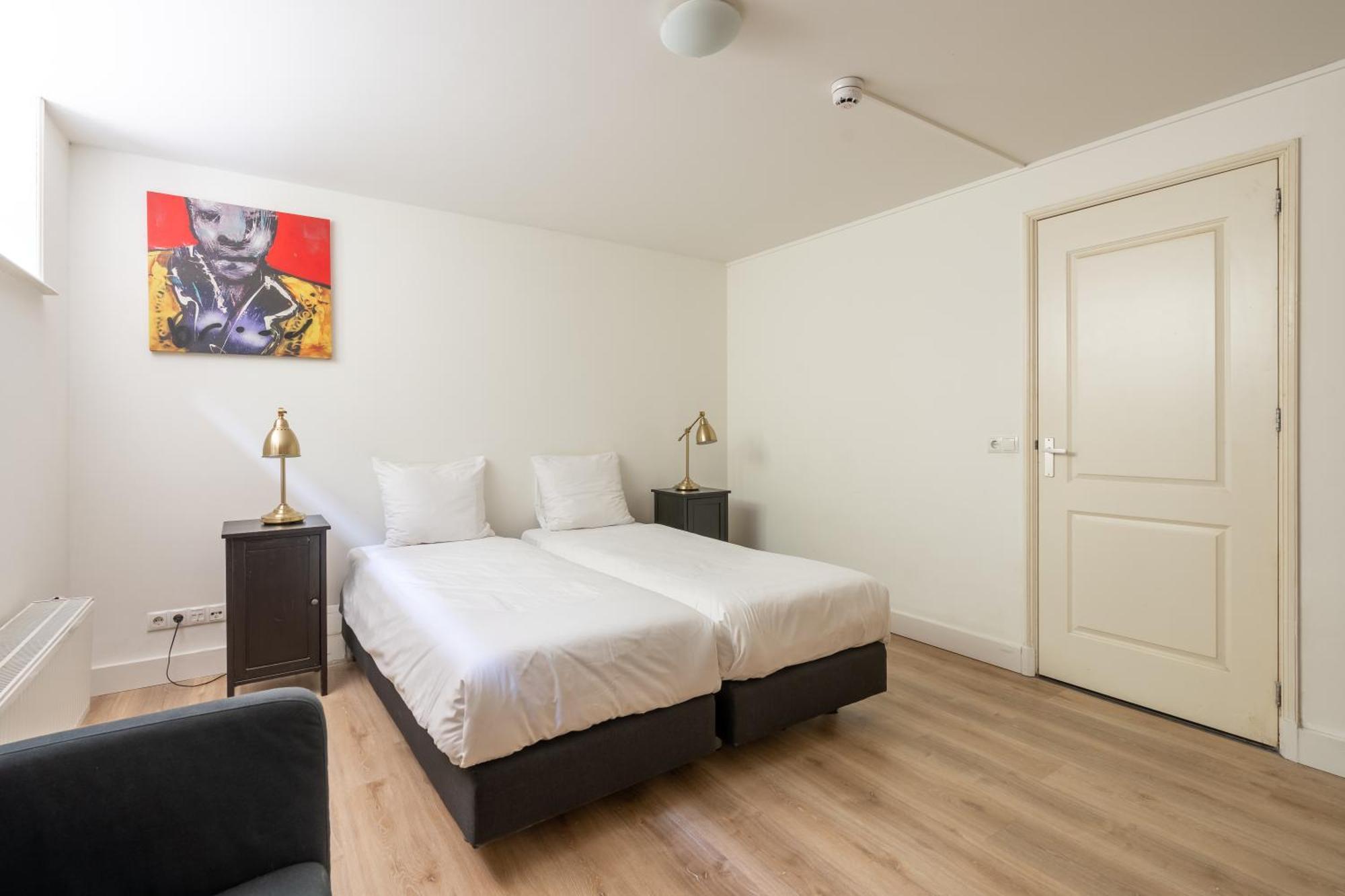 Aparthotel Dockside Flats 4*