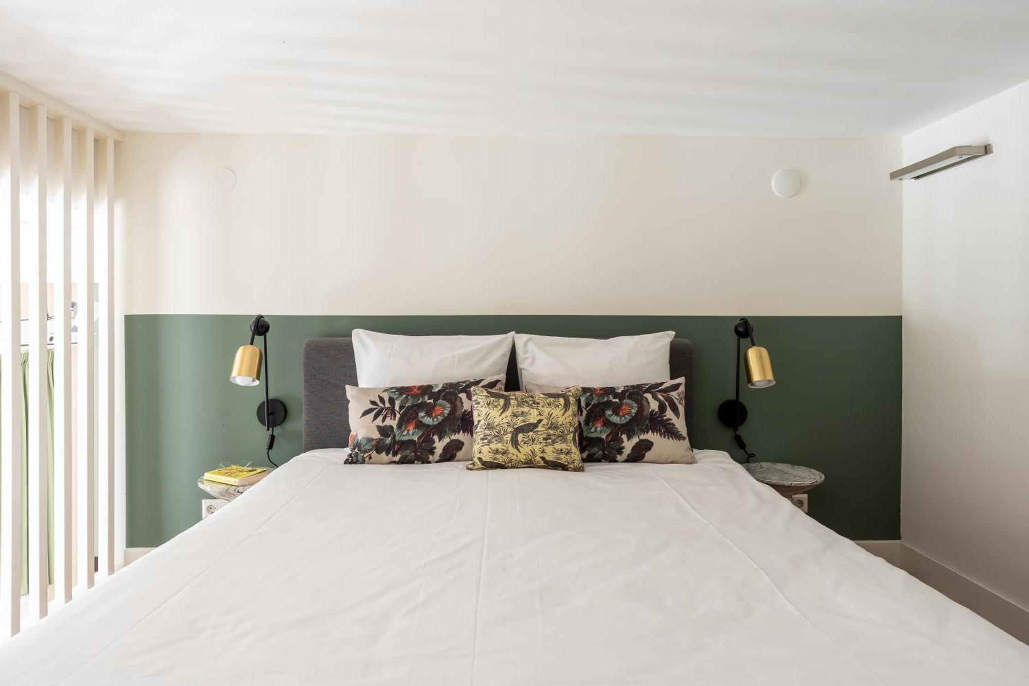 Dockside Flats Aparthotel 4*