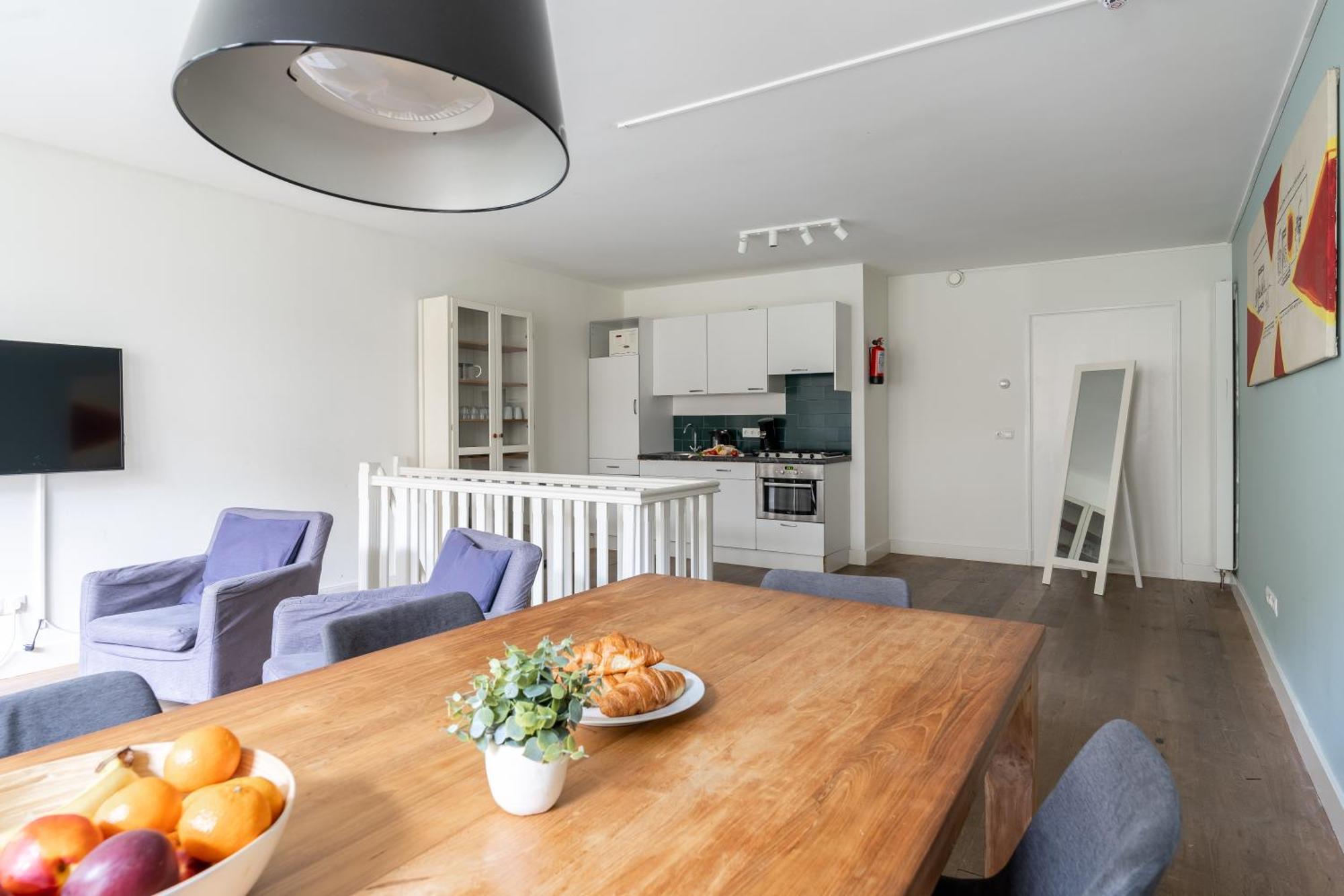 Dockside Flats 4*