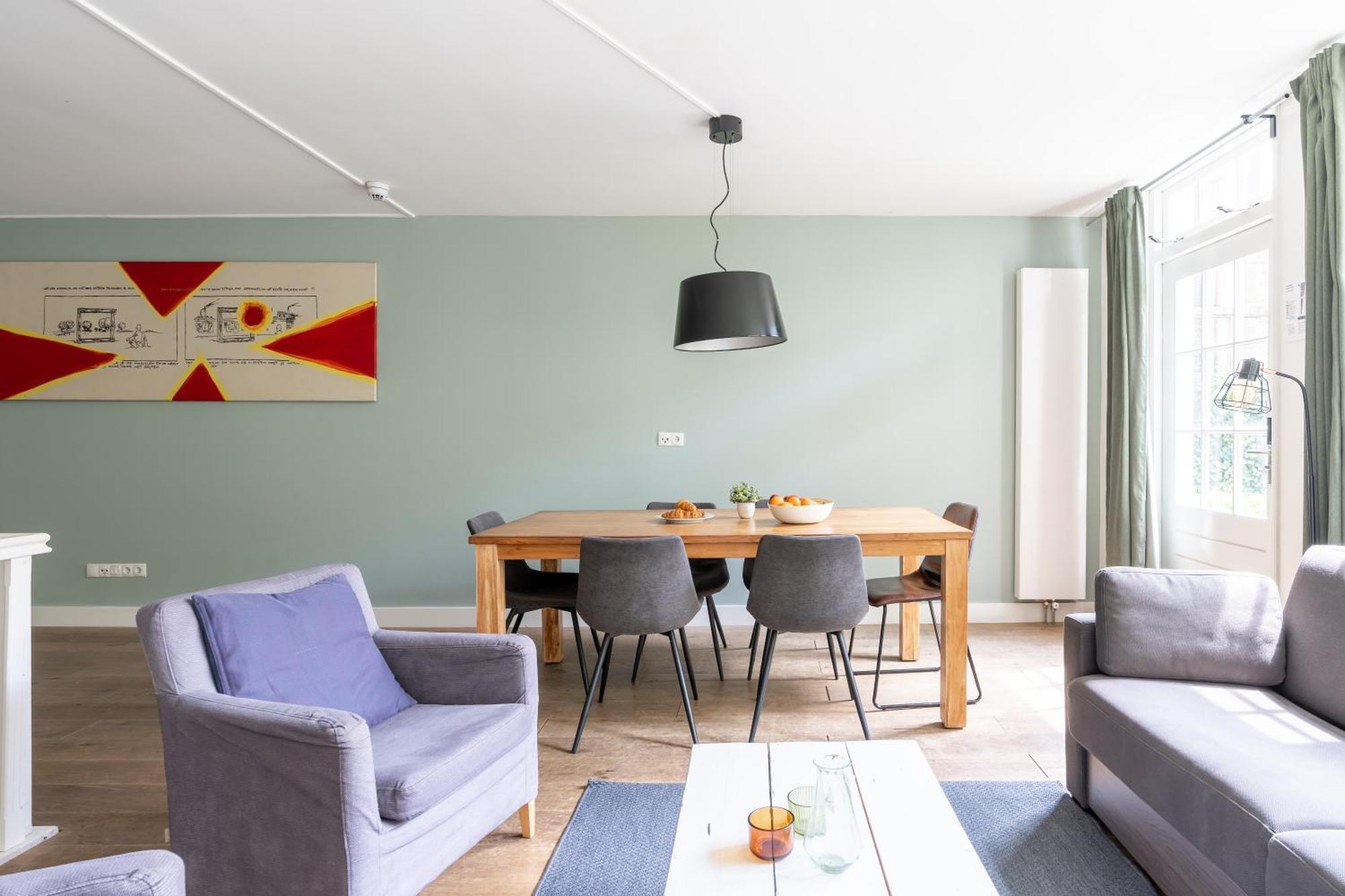 Dockside Flats Aparthotel 4*