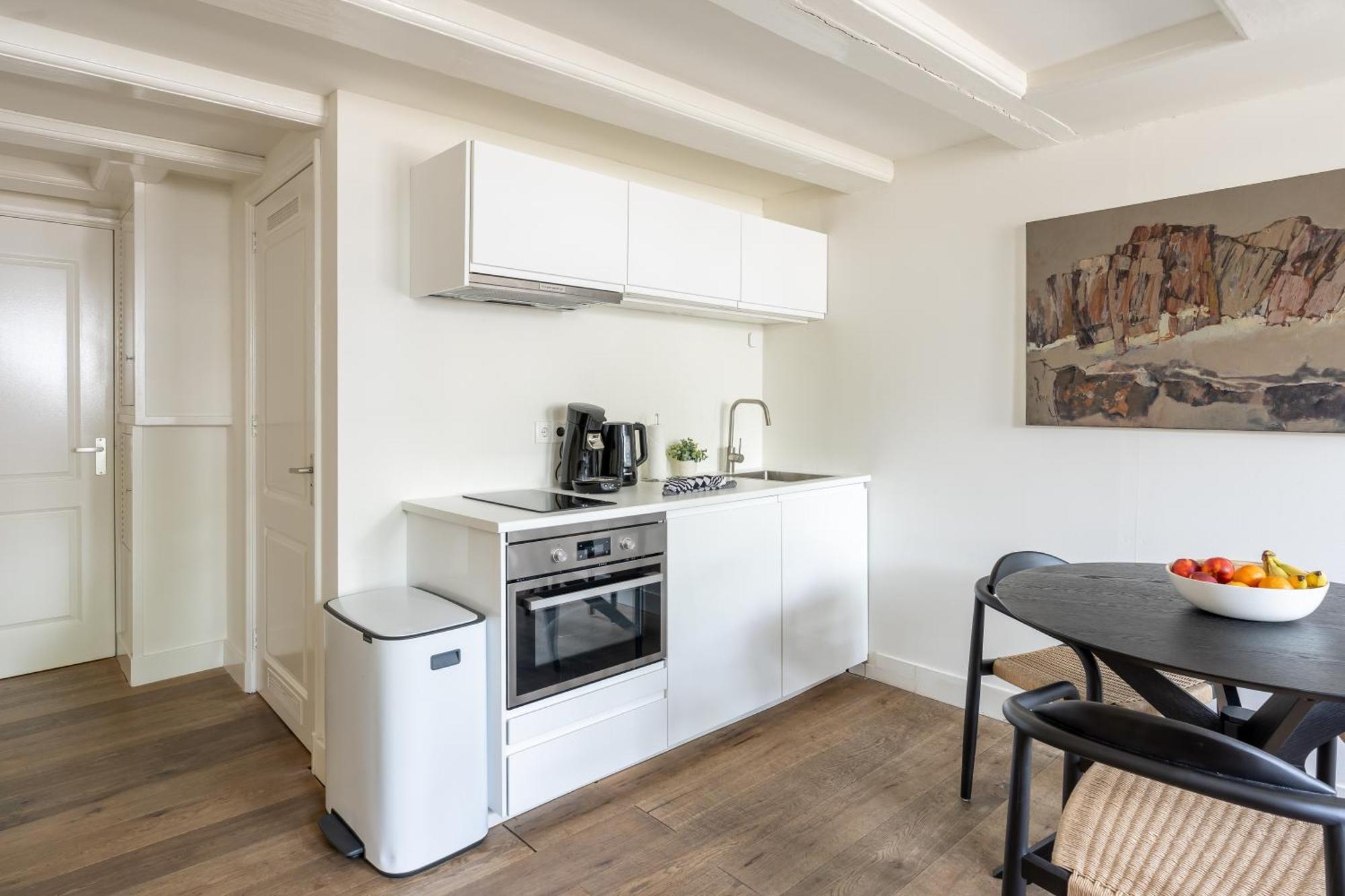 Dockside Flats 4*