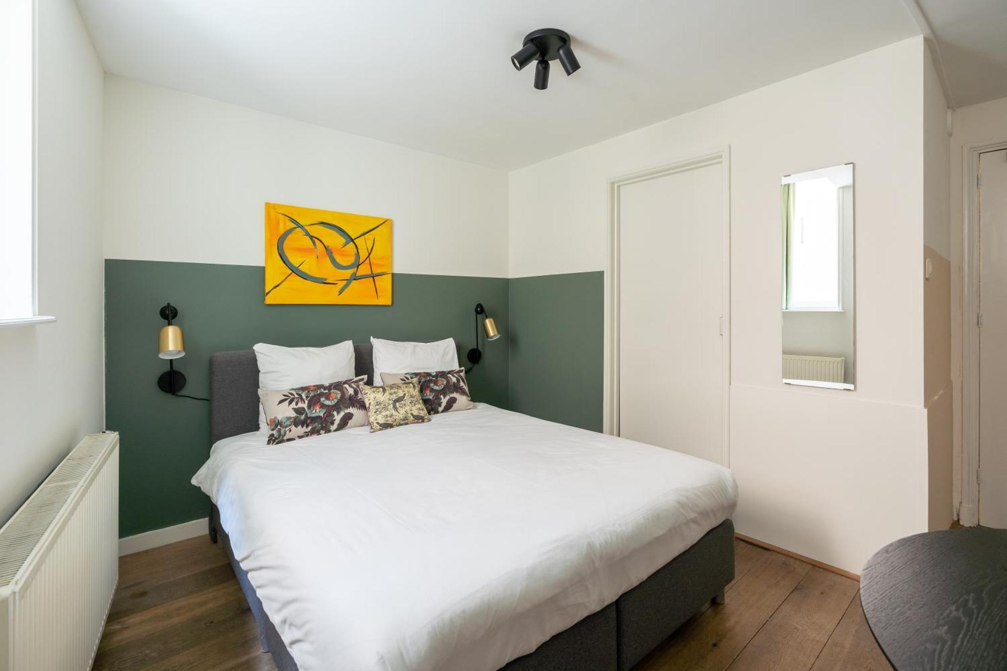 Dockside Flats Aparthotel