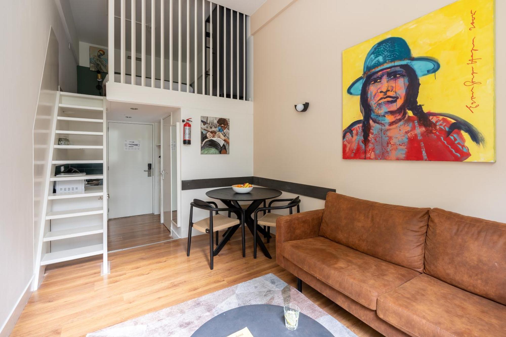 Dockside Flats Aparthotel 4*