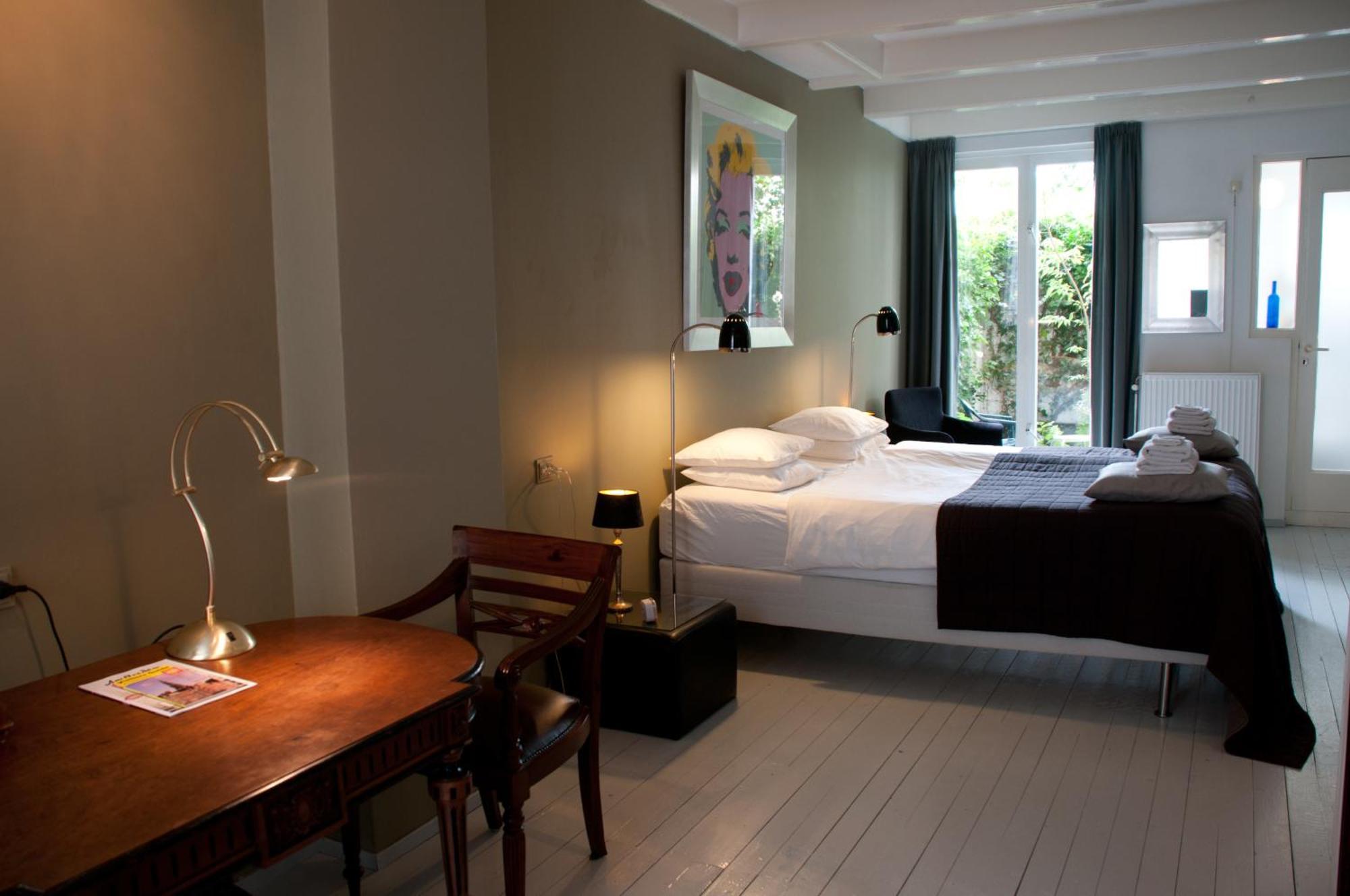 Bed & Breakfast Westviolet