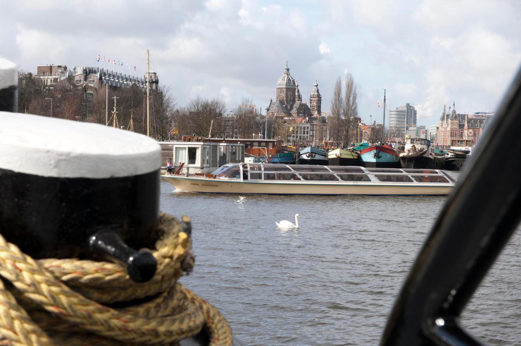 Hotelboot Zwaan Amsterdam