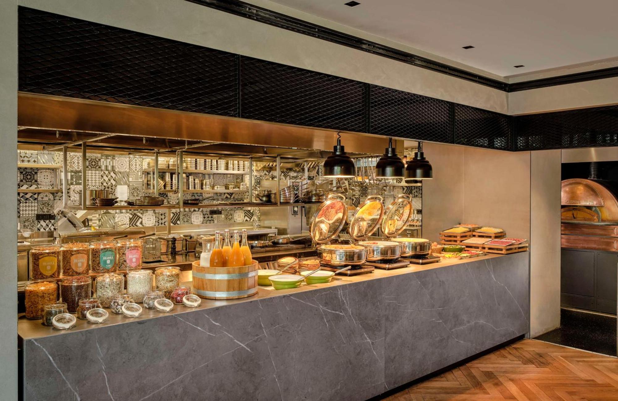 Hotel Park Plaza Vondelpark 4*