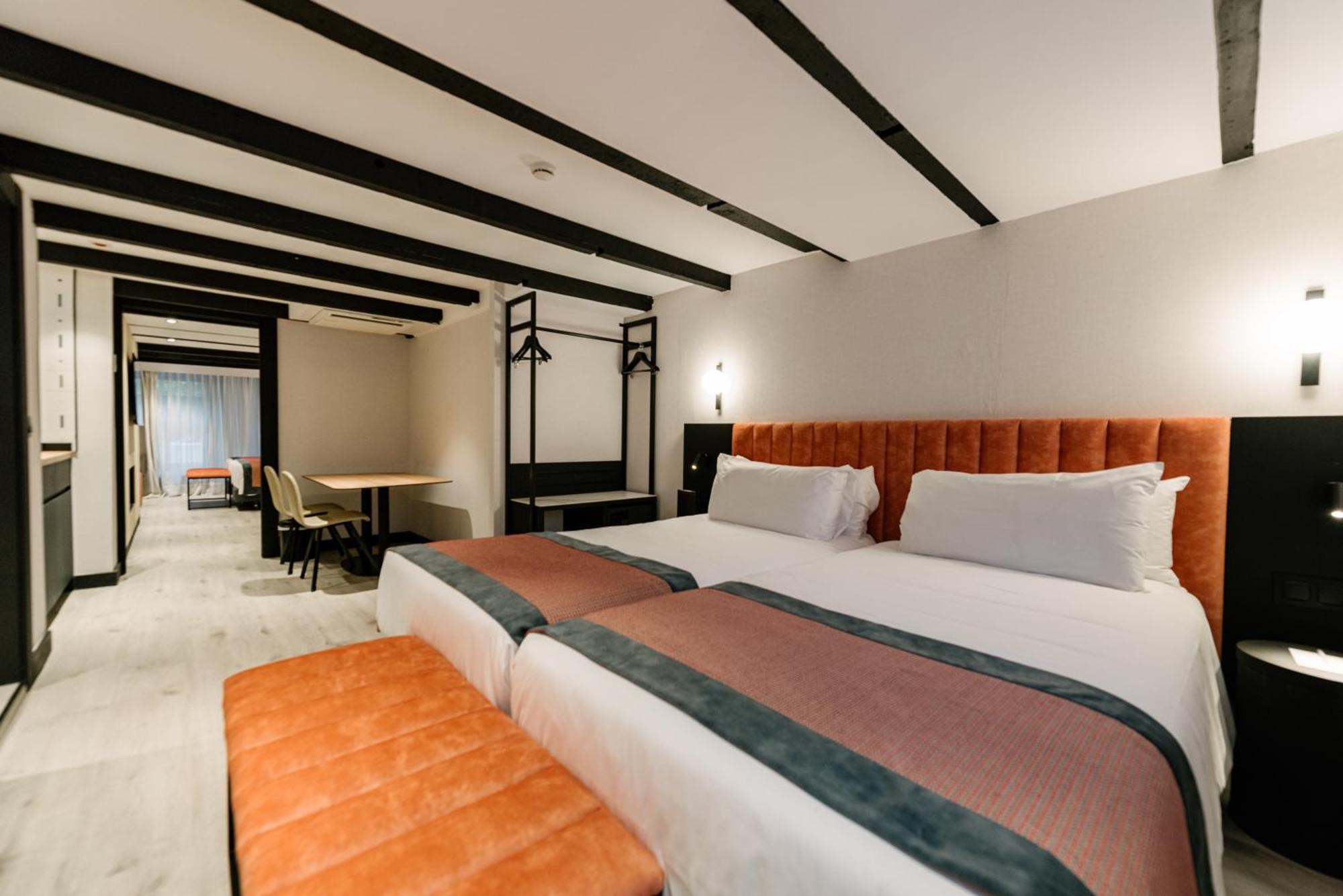 Hotel Catalonia Vondel 4*
