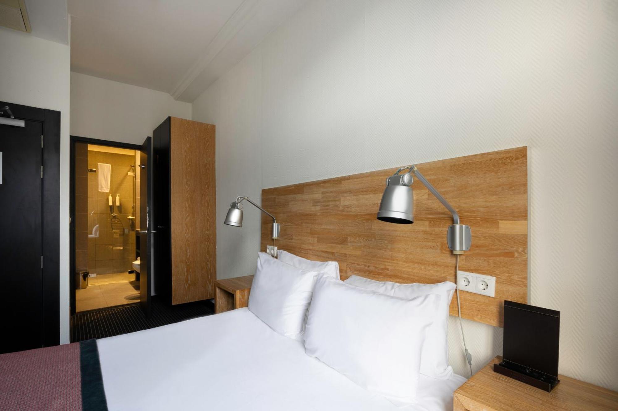 Hotel Catalonia Vondel 4*