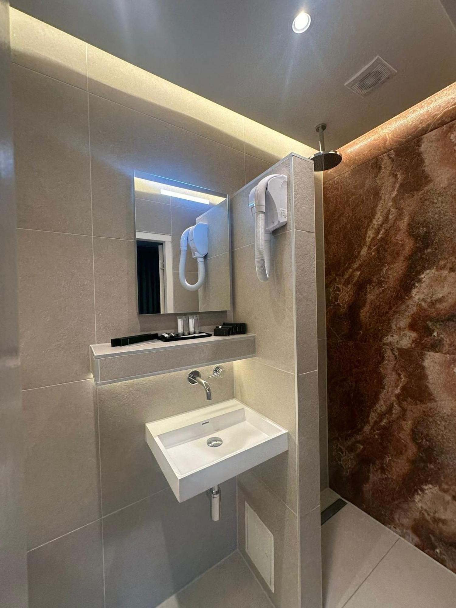 Hotel Alp Amsterdam