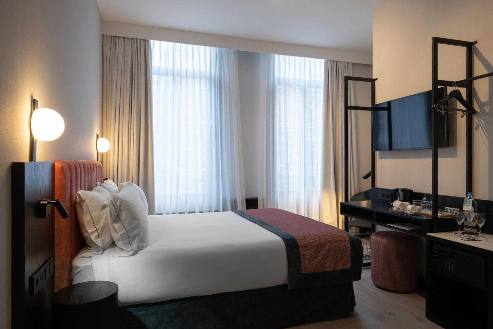 Catalonia Vondel Hotel 4*