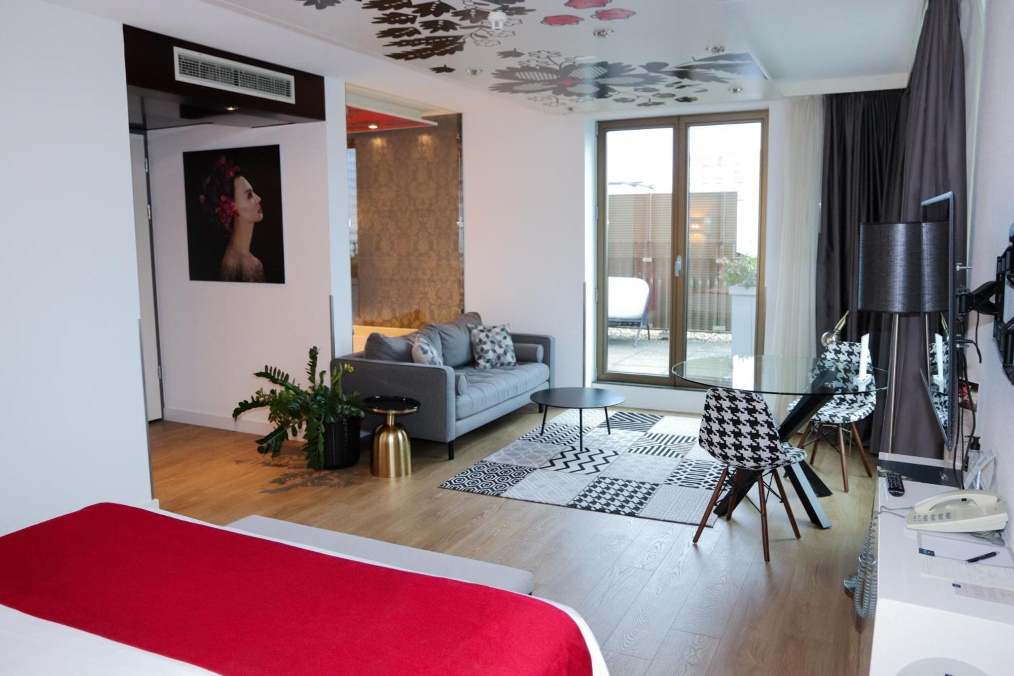 Westcord Fashion Hotel