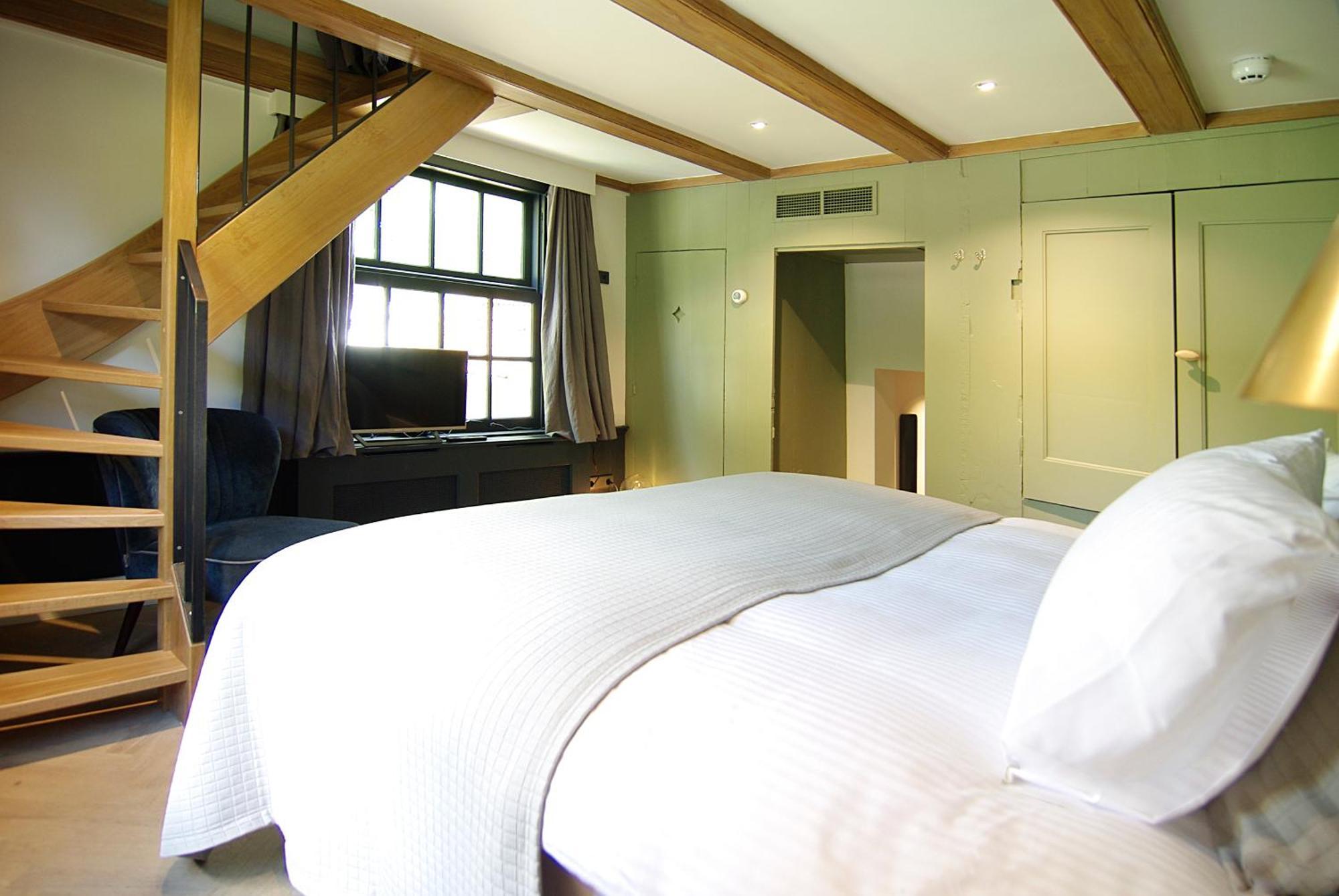Authentic - De Vergulden Eenhoorn Hotel
