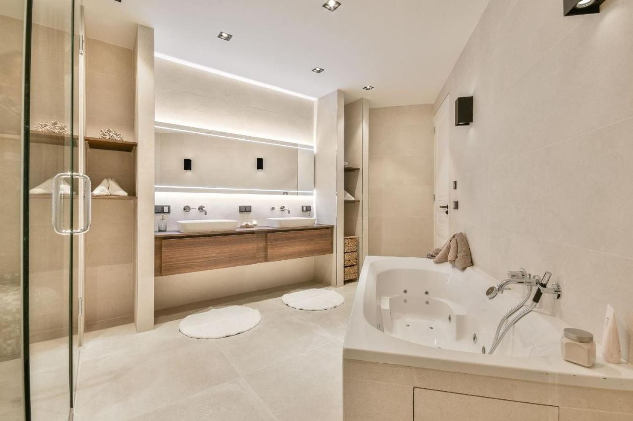 Exquisite Luxury 3b