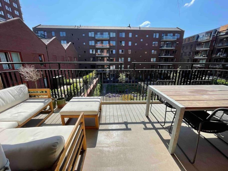 Apartment Trendy Spacious, Canal Terrace
