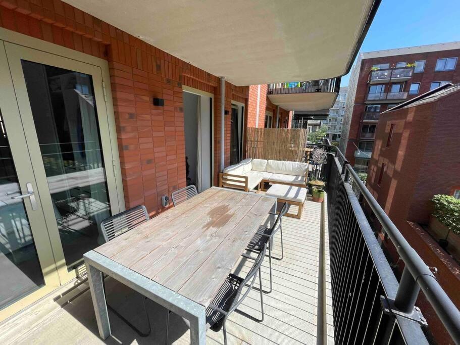 Trendy Spacious, Canal Terrace *