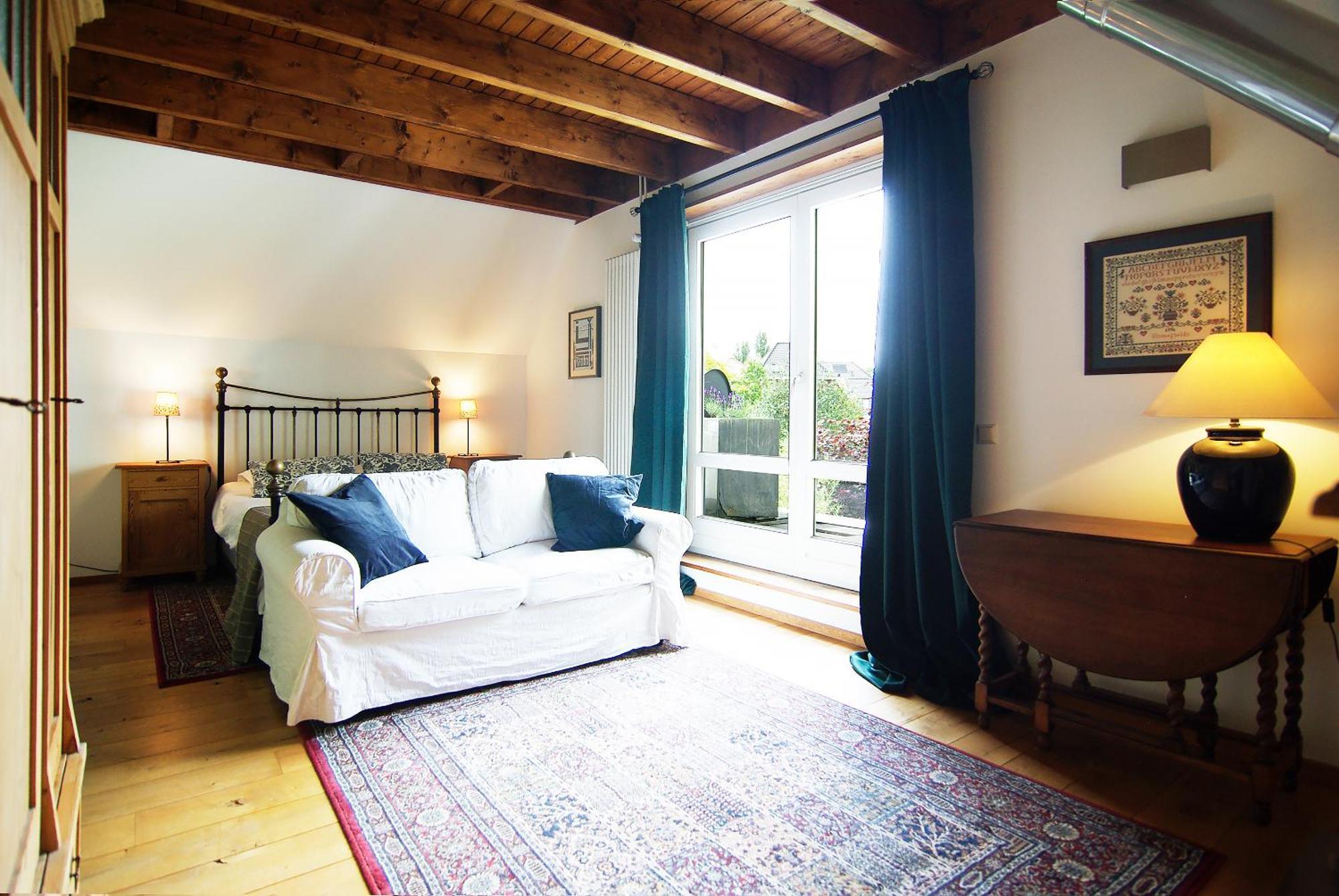 Tranquil Wooden House With Free Parking * Amsterdam