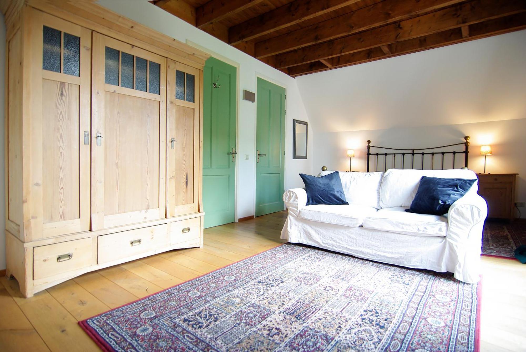 Tranquil Wooden House With Free Parking Homestay Amsterdam