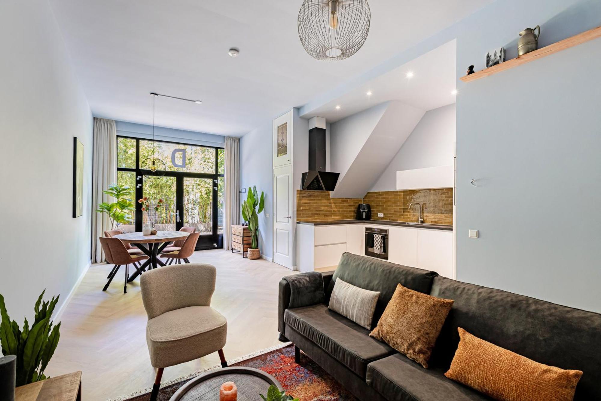 Stylish Next To The Amstel River- Unit D Amsterdam