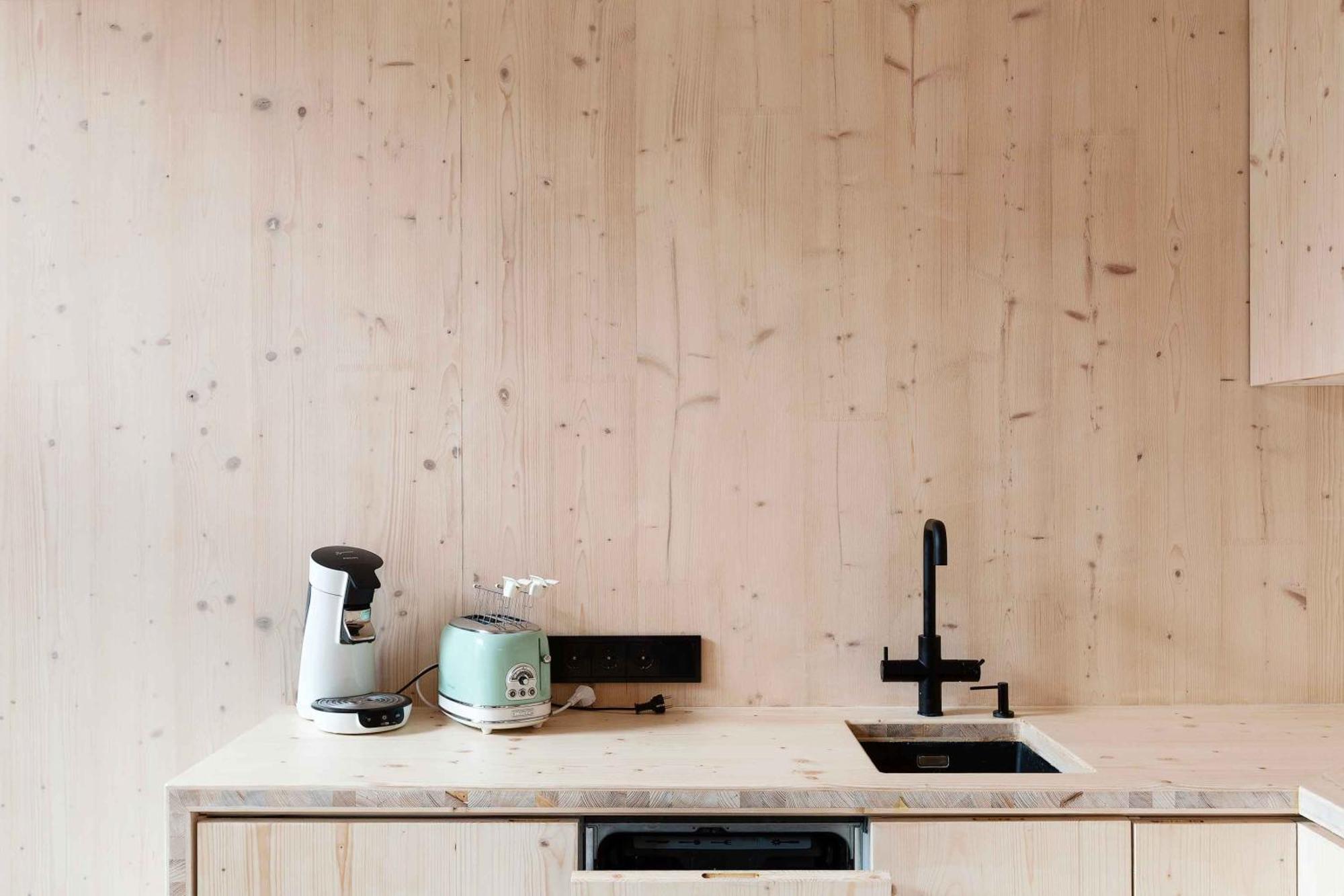 Wooden Wonders - A Unique Studio Experience In Amsterdam-noord Amsterdam
