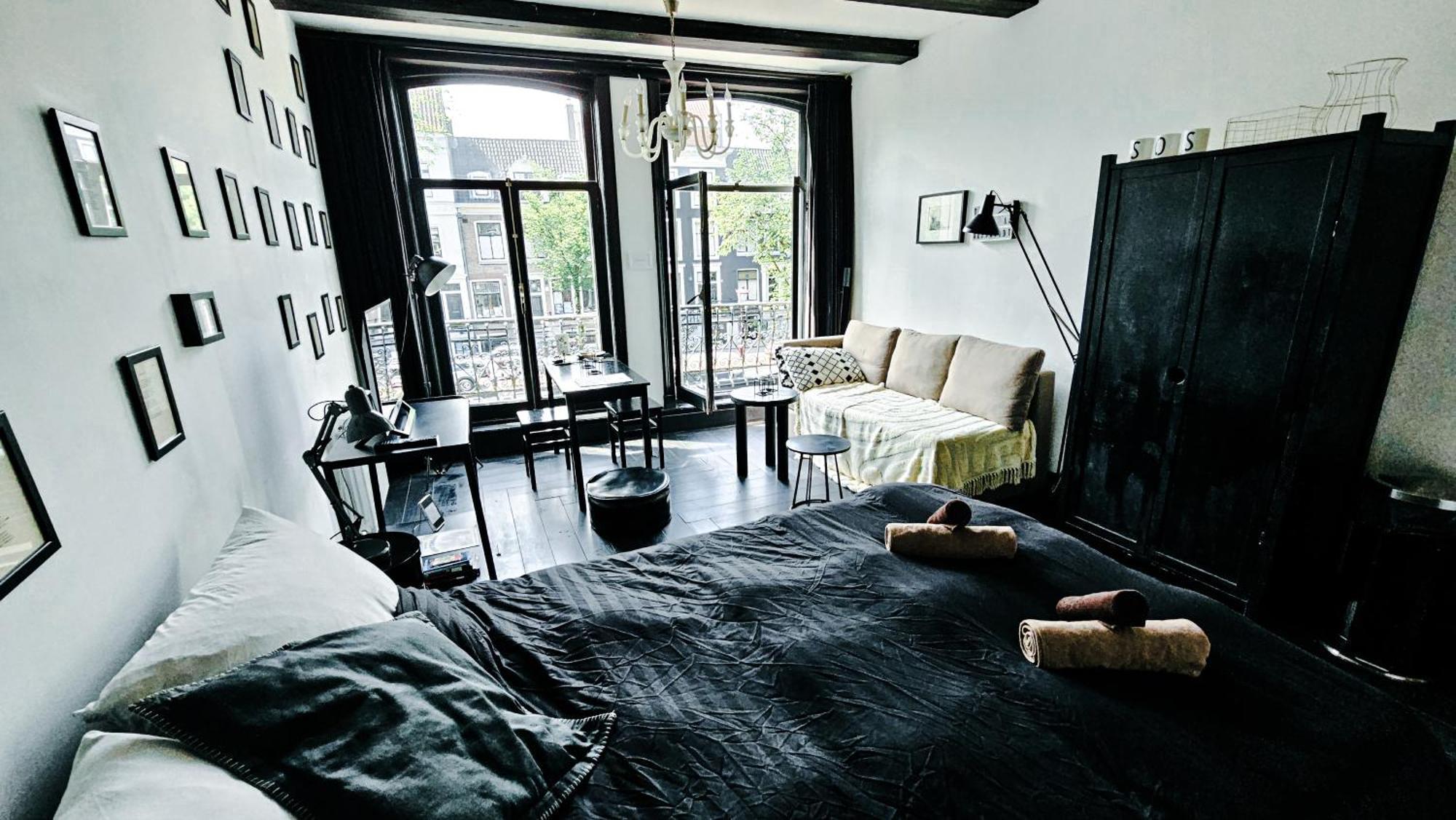 The Black Beauty Private With Canal View From 1799 Bed & Breakfast 2*