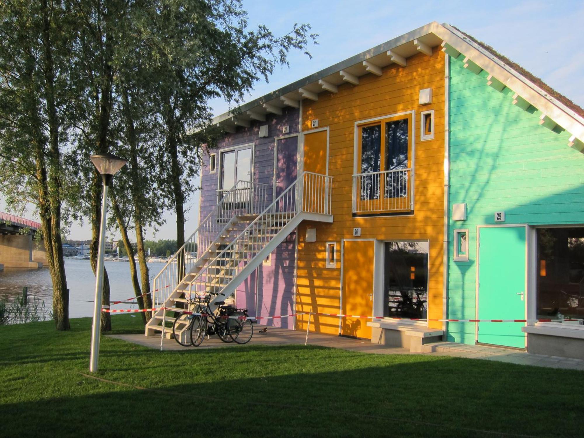 Campsite Zeeburg 3*