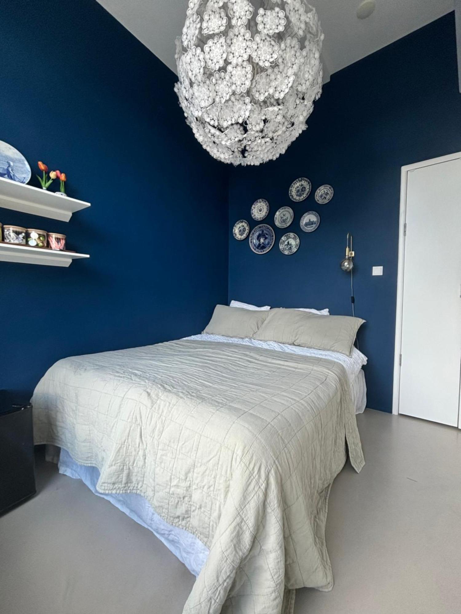 Lovely Small In 'de Pijp' Amsterdam
