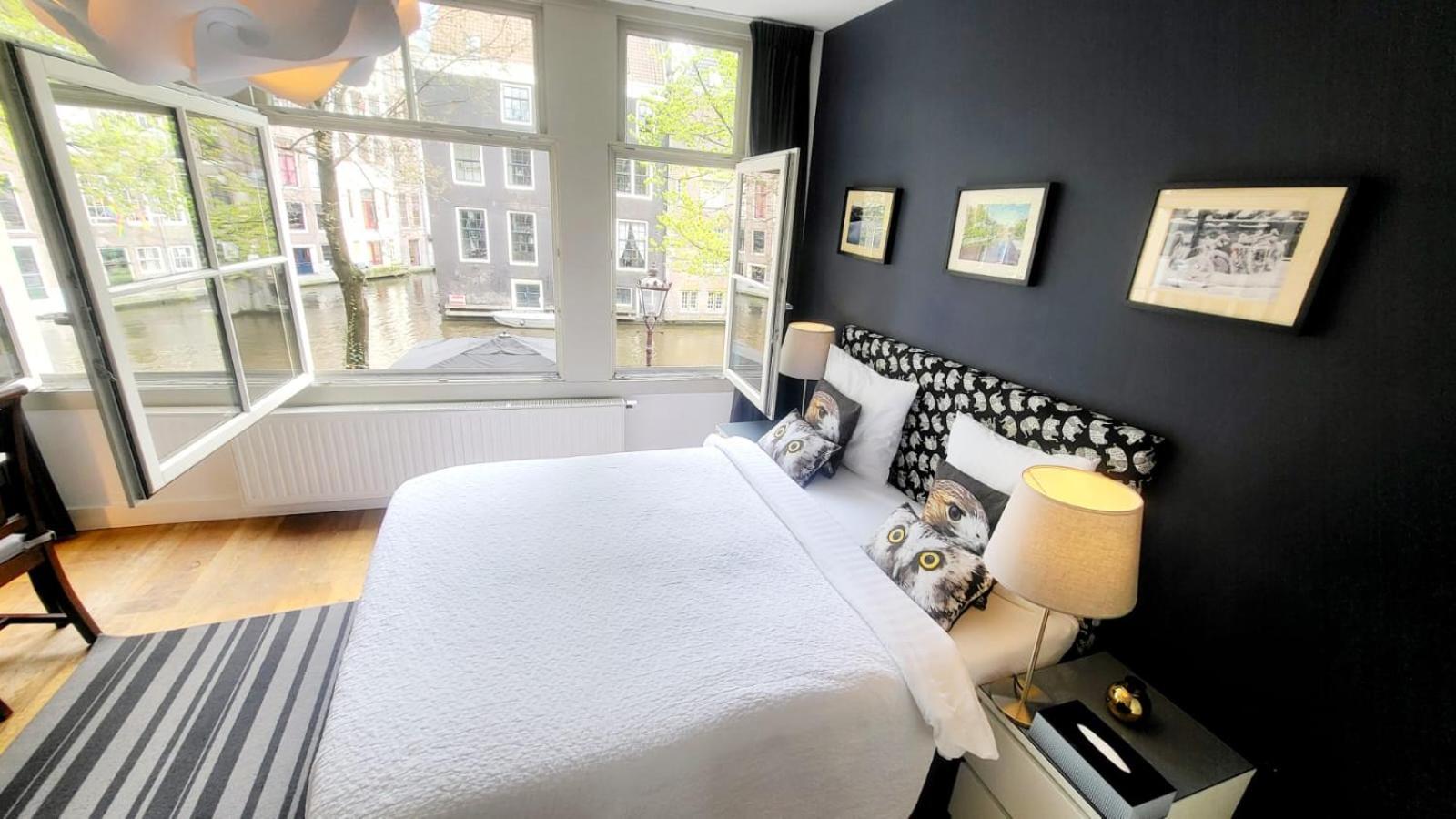 Velvetamsterdam *