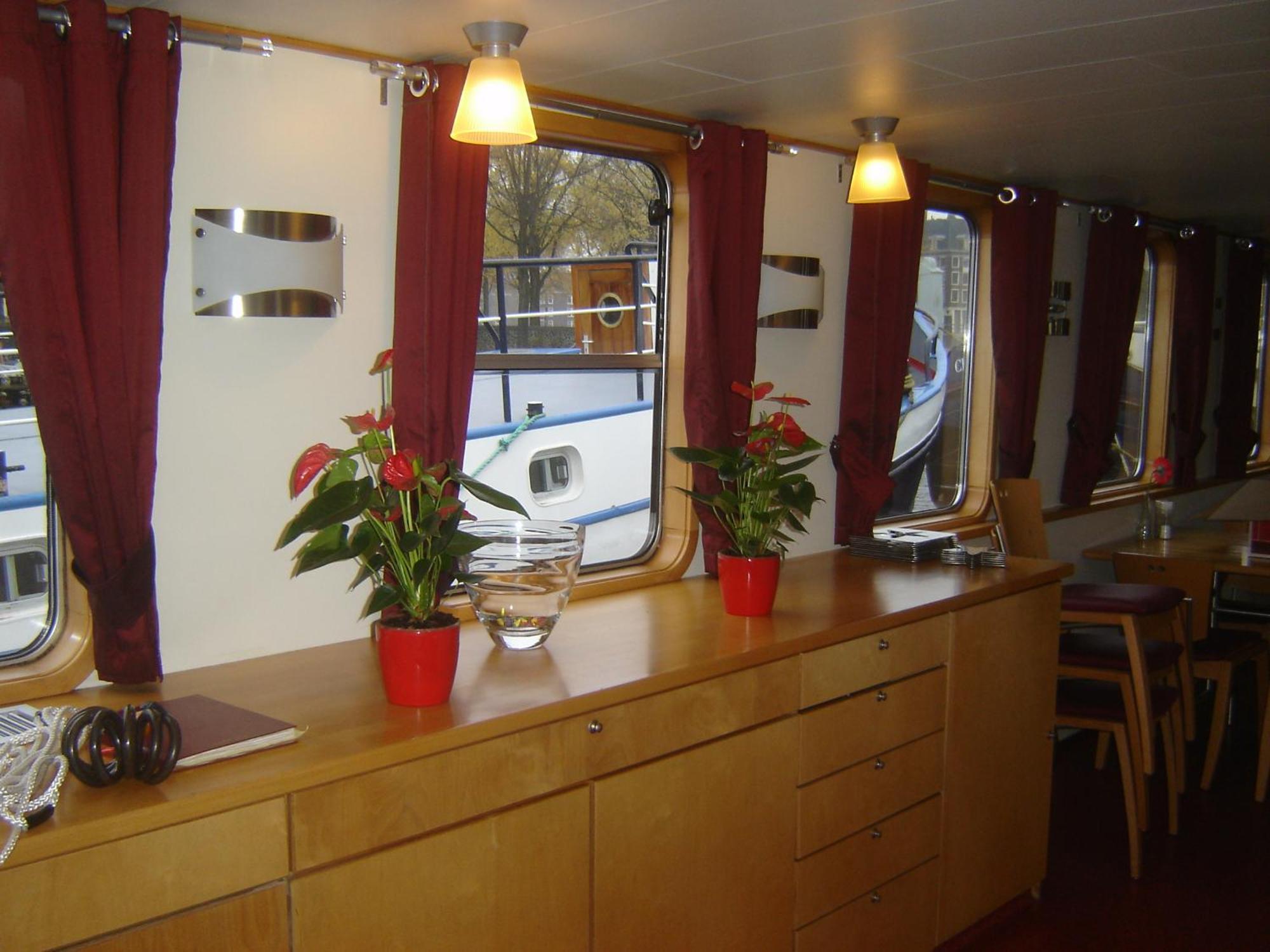 Hotelboat Fleur 2* Amsterdam