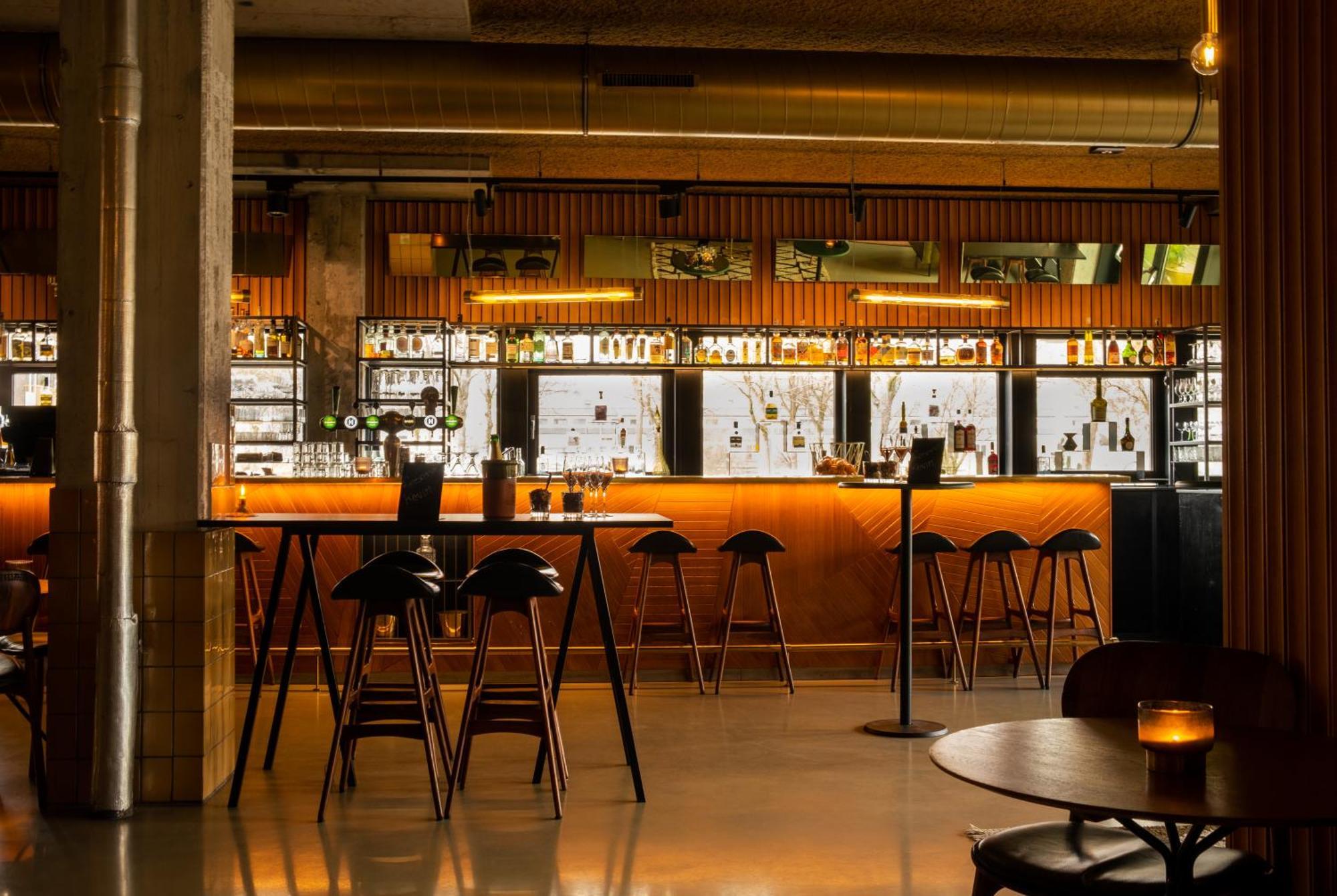 V Fizeaustraat Hotel 4*