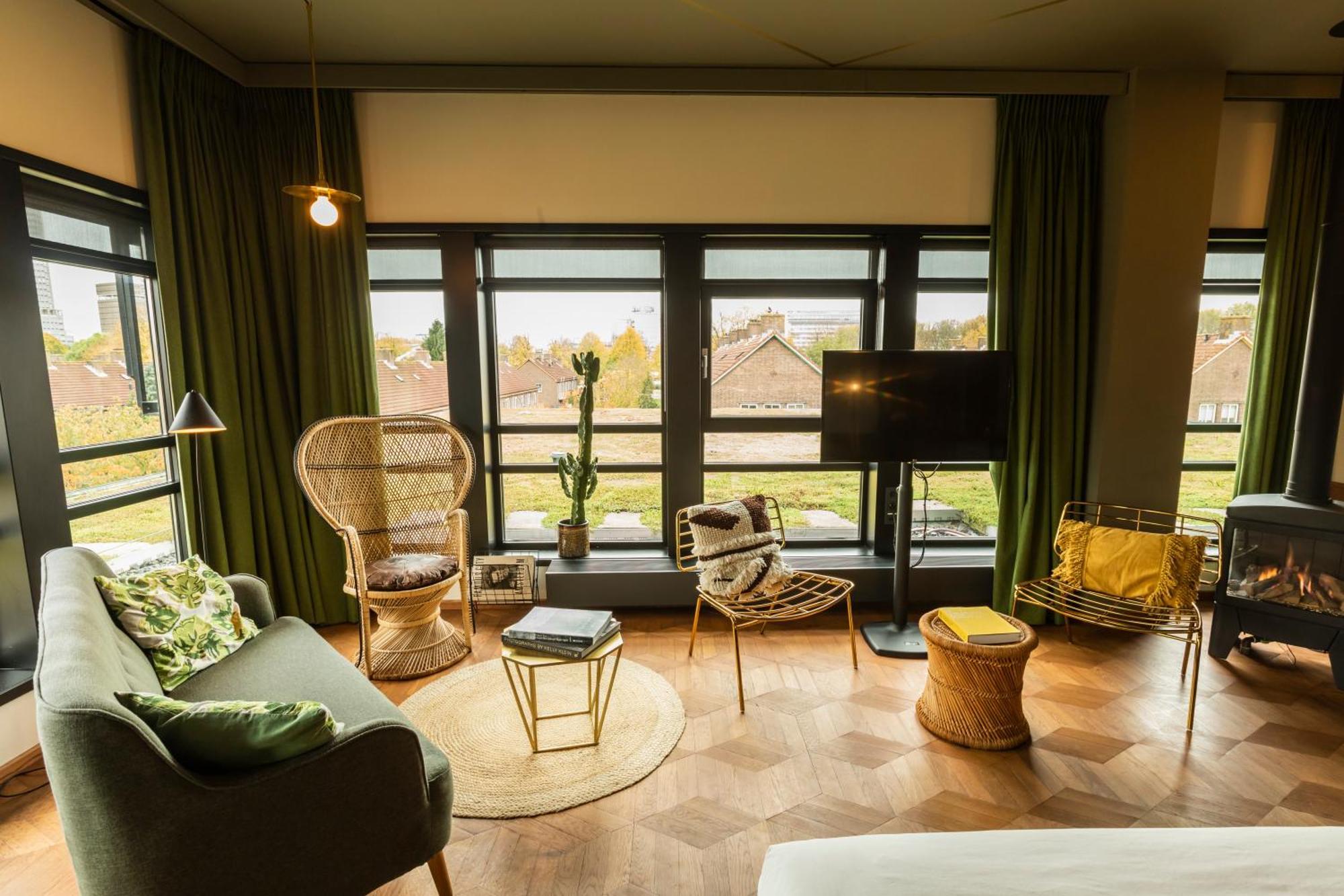 V Fizeaustraat Hotel 4*