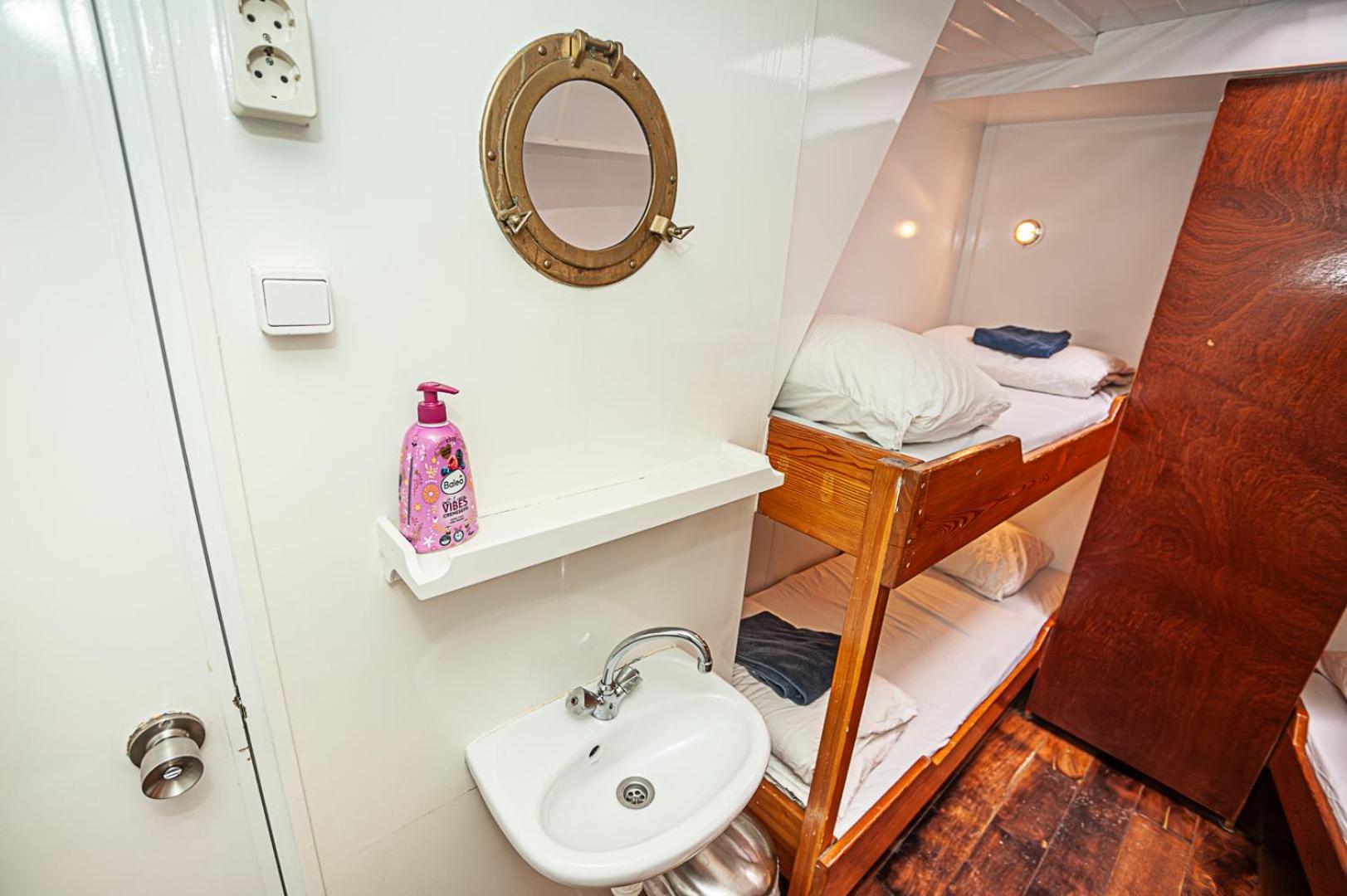 Hotelboat Hotel