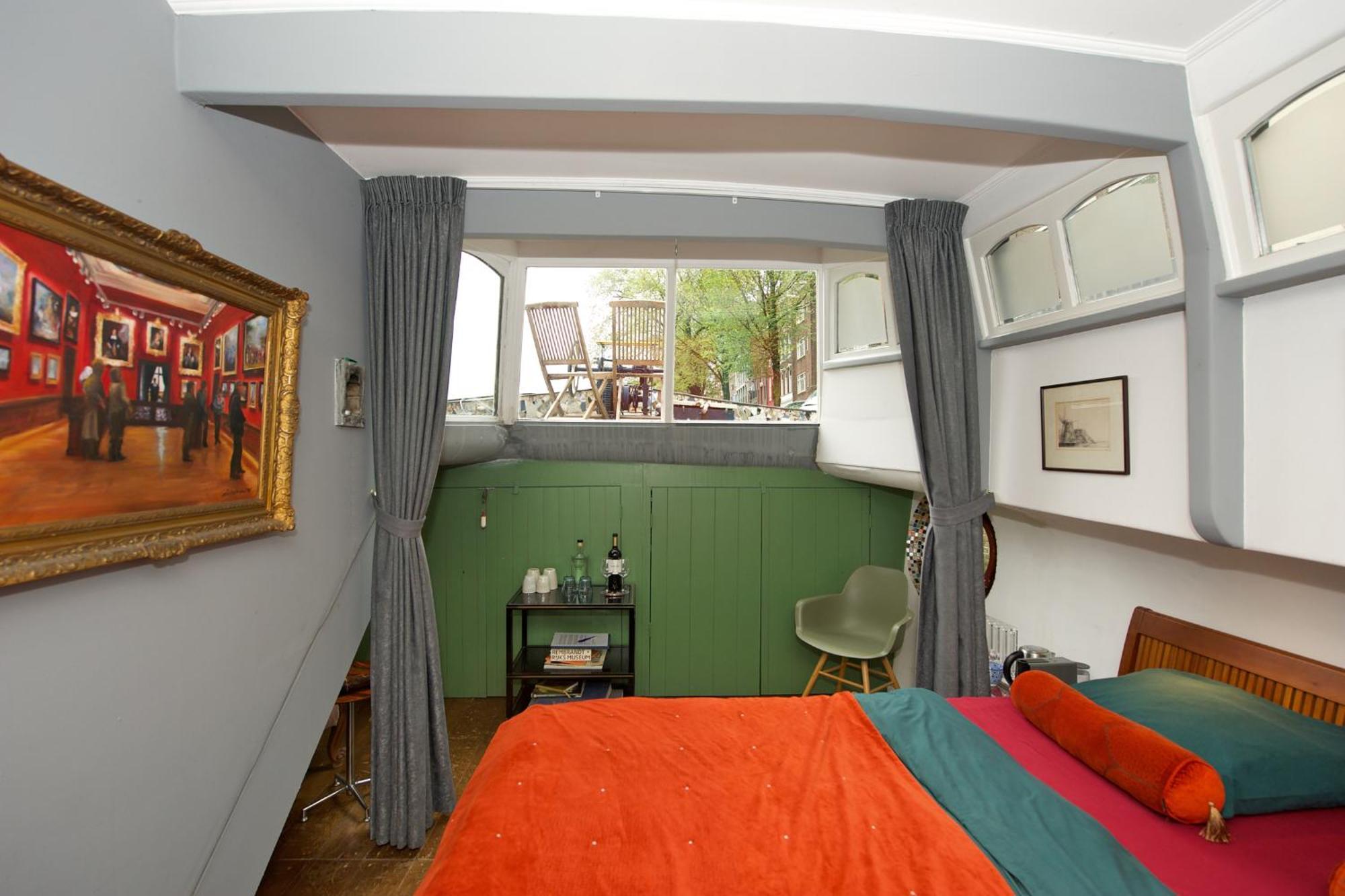 Center - Houseboat By Captain Ricard Bed & Breakfast Amsterdam