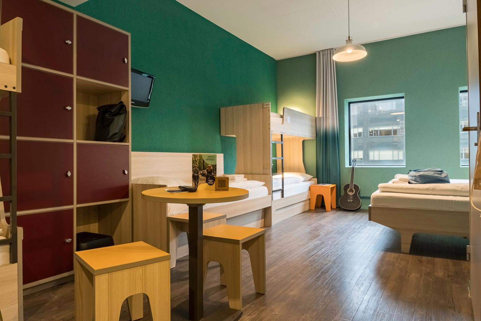 Hotel Meininger West 2*
