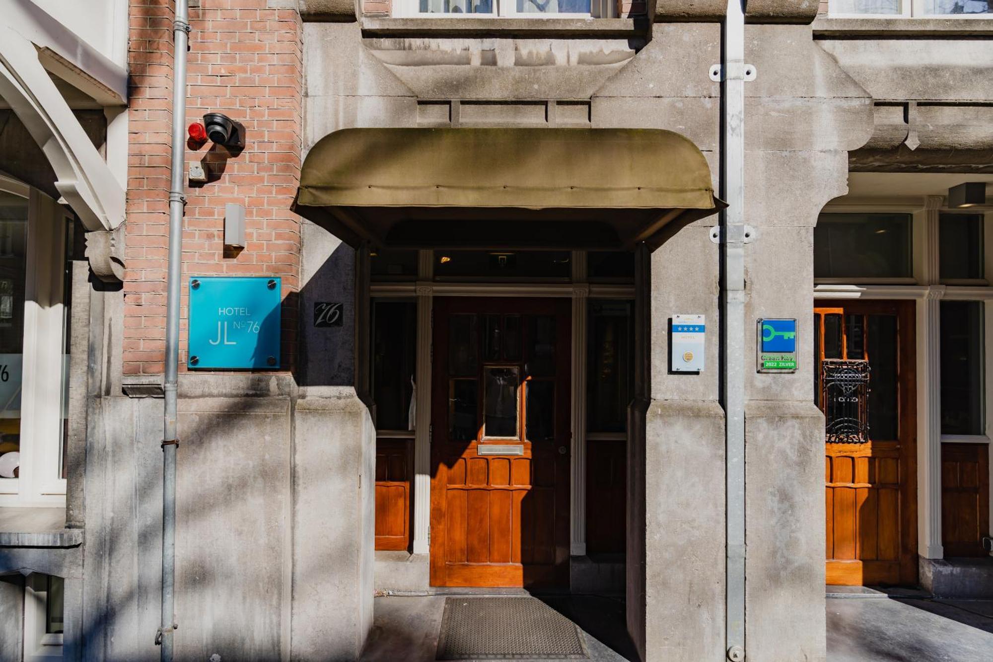 Hotel Jl No76 4*