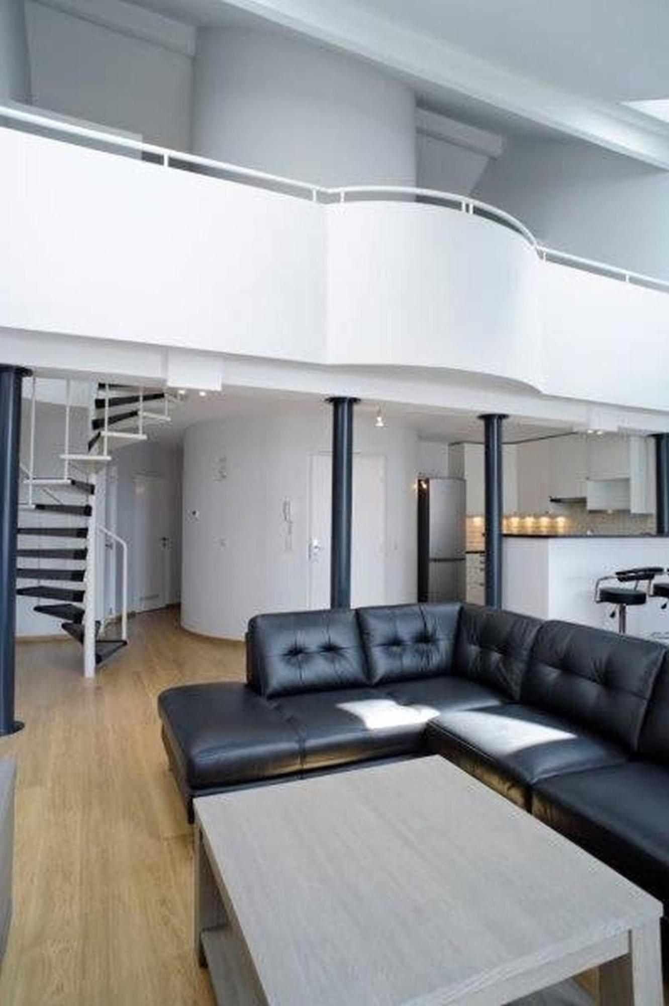Spacious 2-bedroom In The Heart Of *