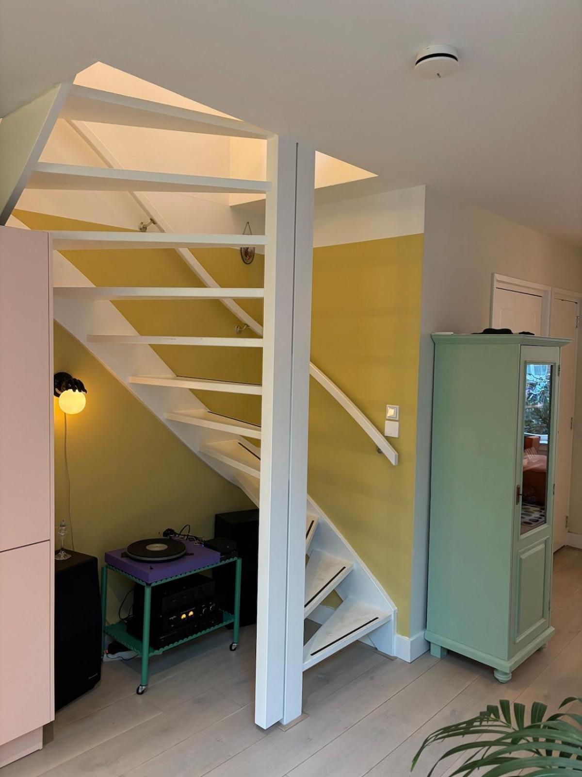 Apartment Stylish & Colorful With Large Garden! *