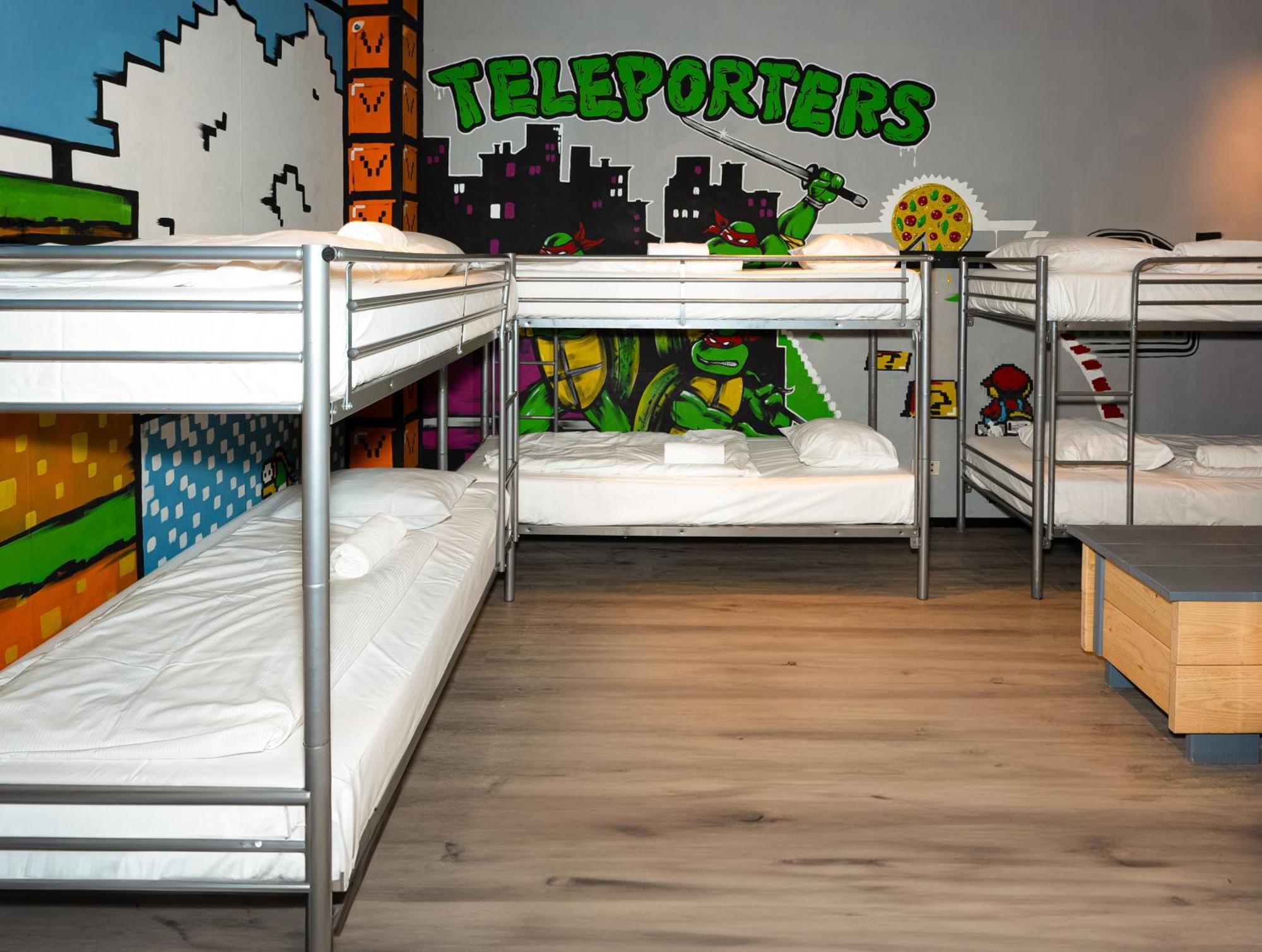 Teleport Hotel 3*