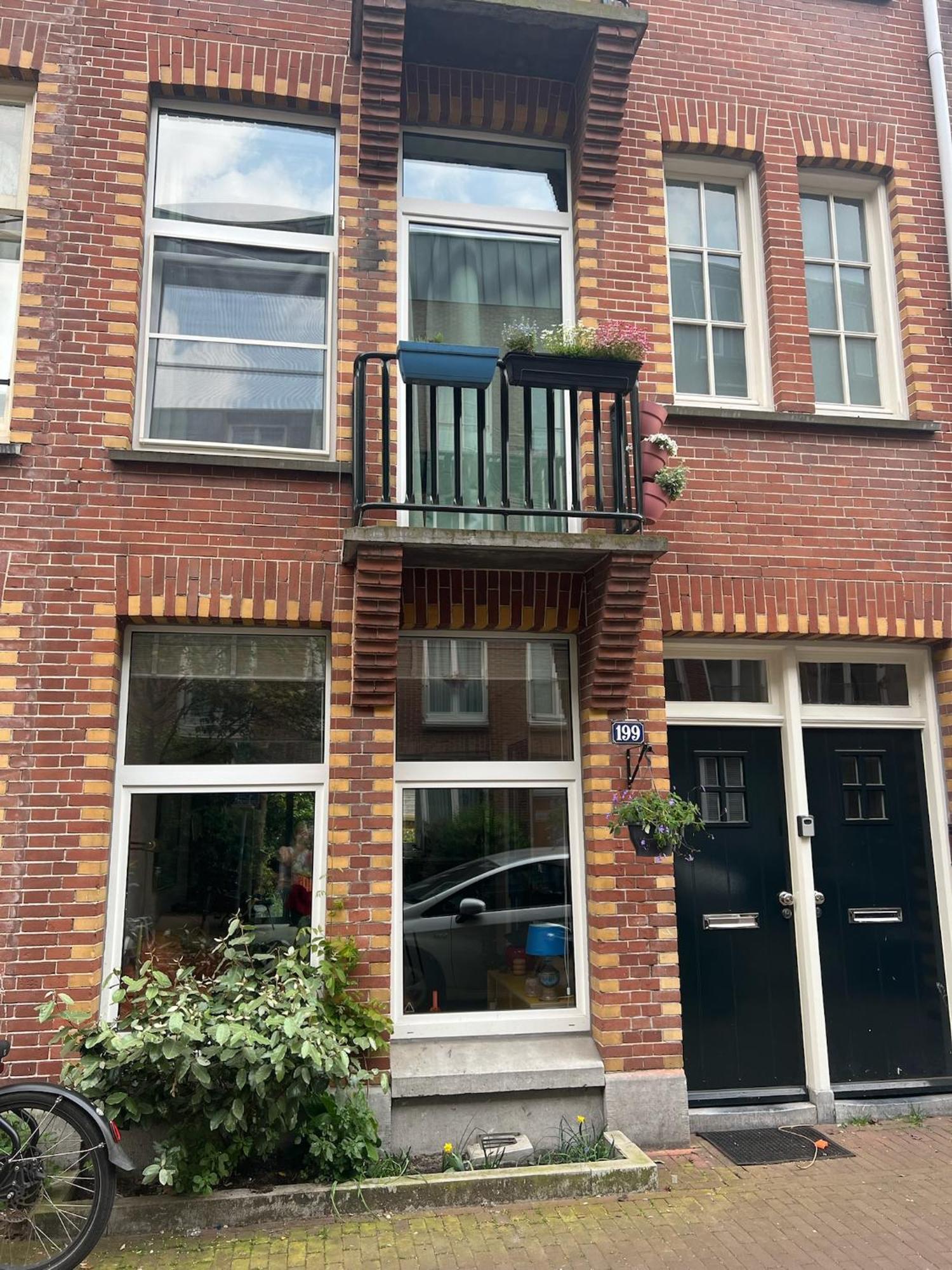 Apartment Stylish & Colorful With Large Garden! *