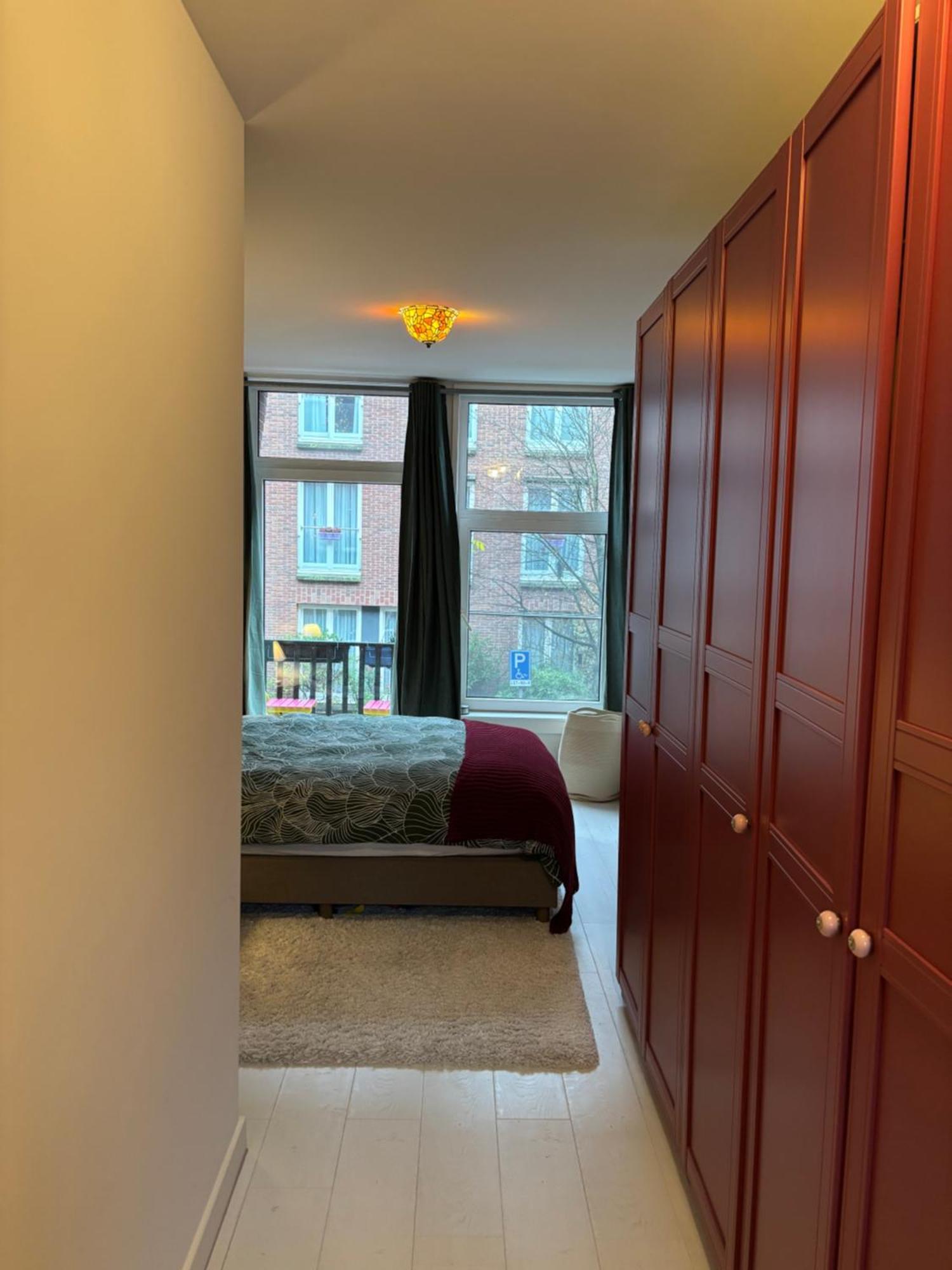 Stylish & Colorful With Large Garden! Apartment *