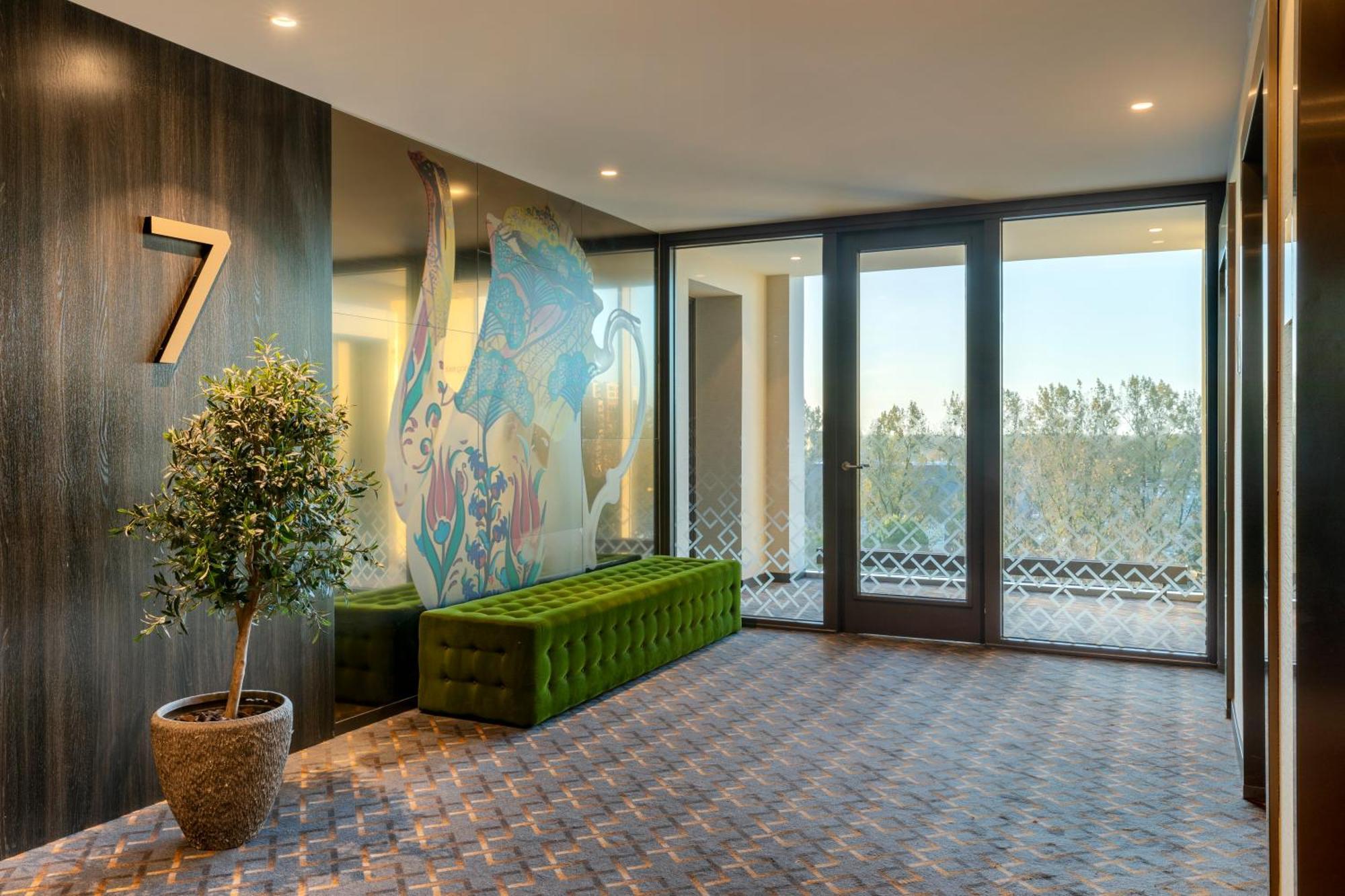 Corendon New-west, A Tribute Portfolio Hotel 4*