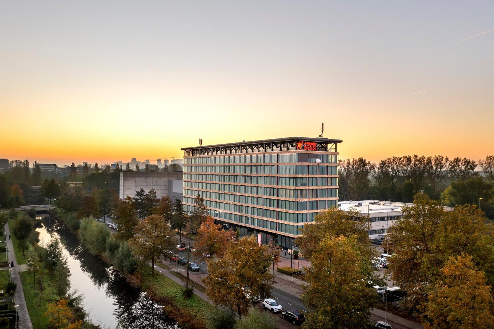 Corendon New-west, A Tribute Portfolio