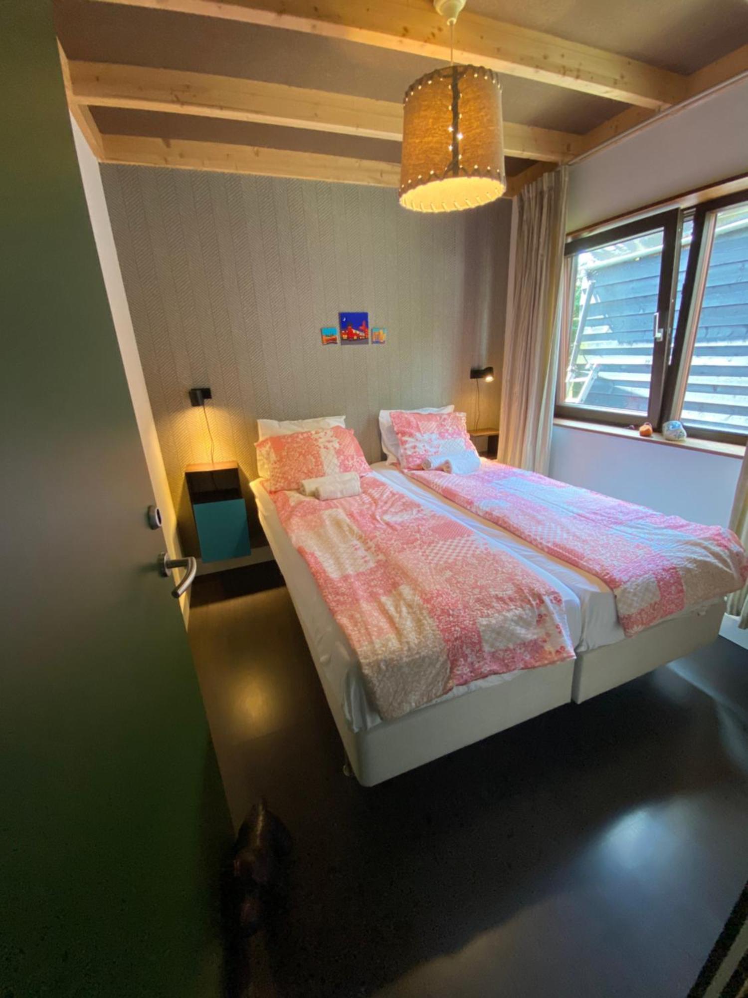 T Verkeren - Houseboat Bed & Breakfast