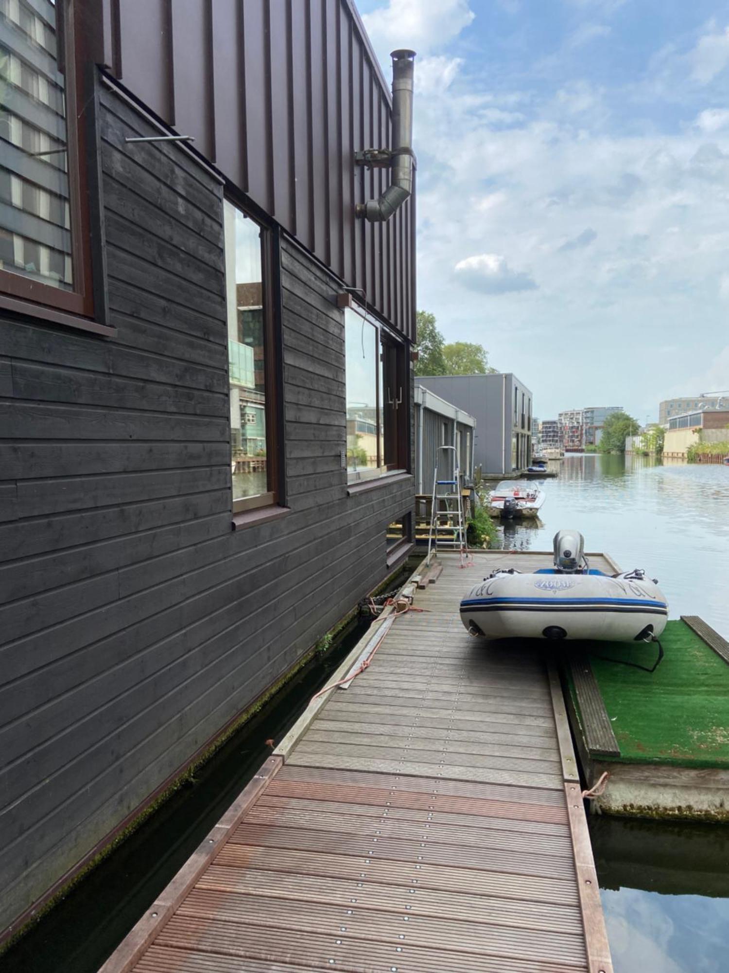 T Verkeren - Houseboat Bed & Breakfast